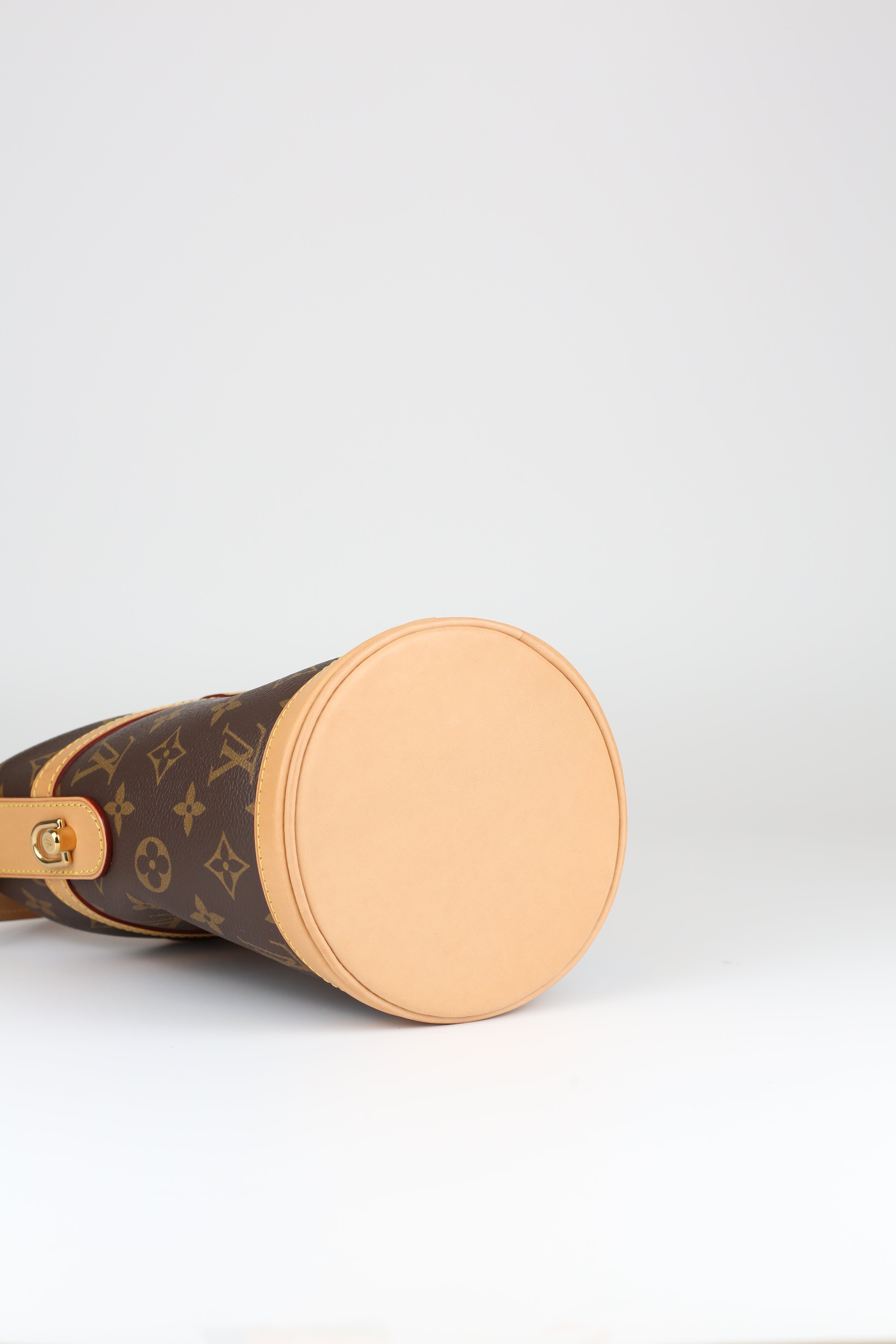 LOUIS VUITTON Petite Bucket Monogeam