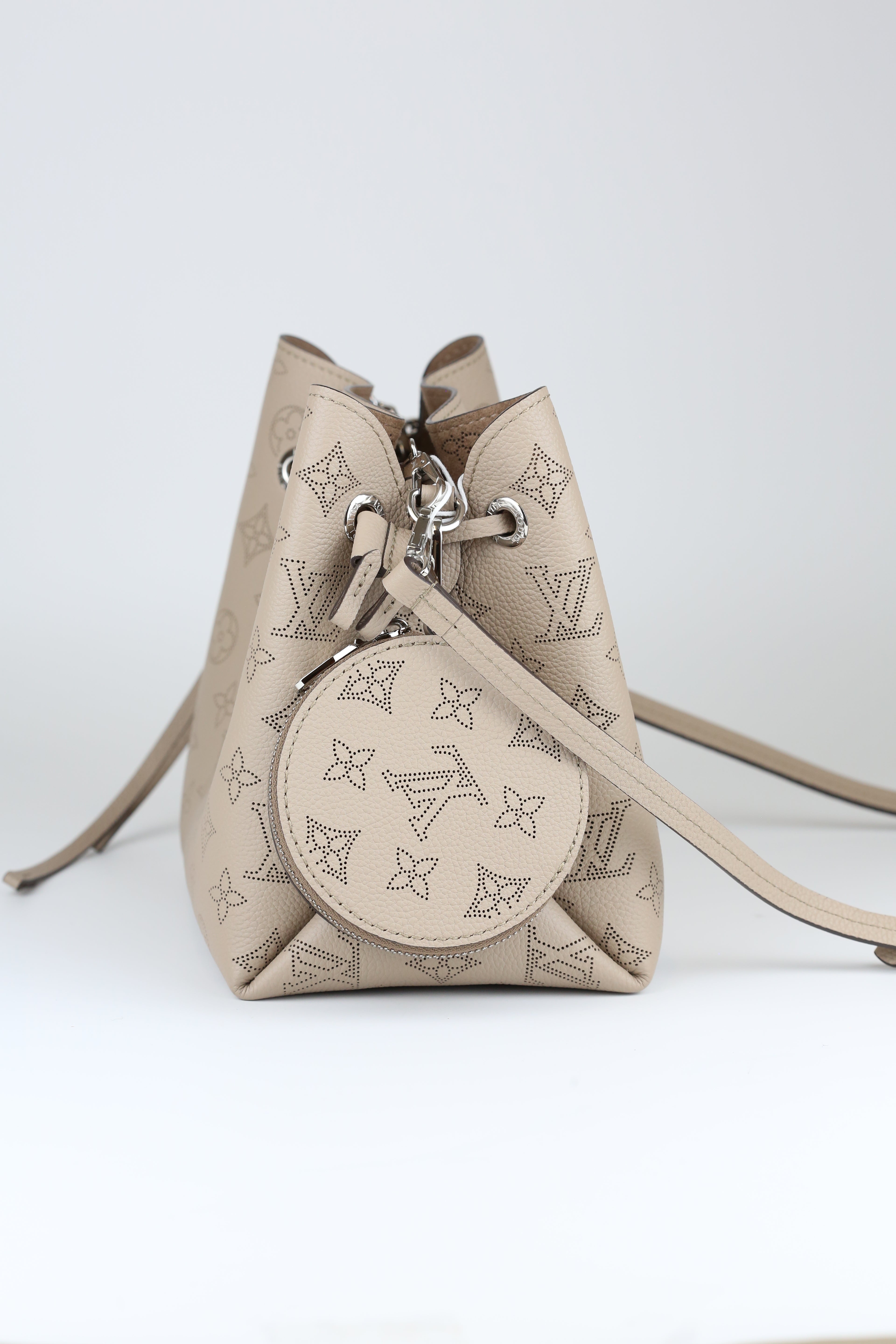 LOUIS VUITTON Take mdse