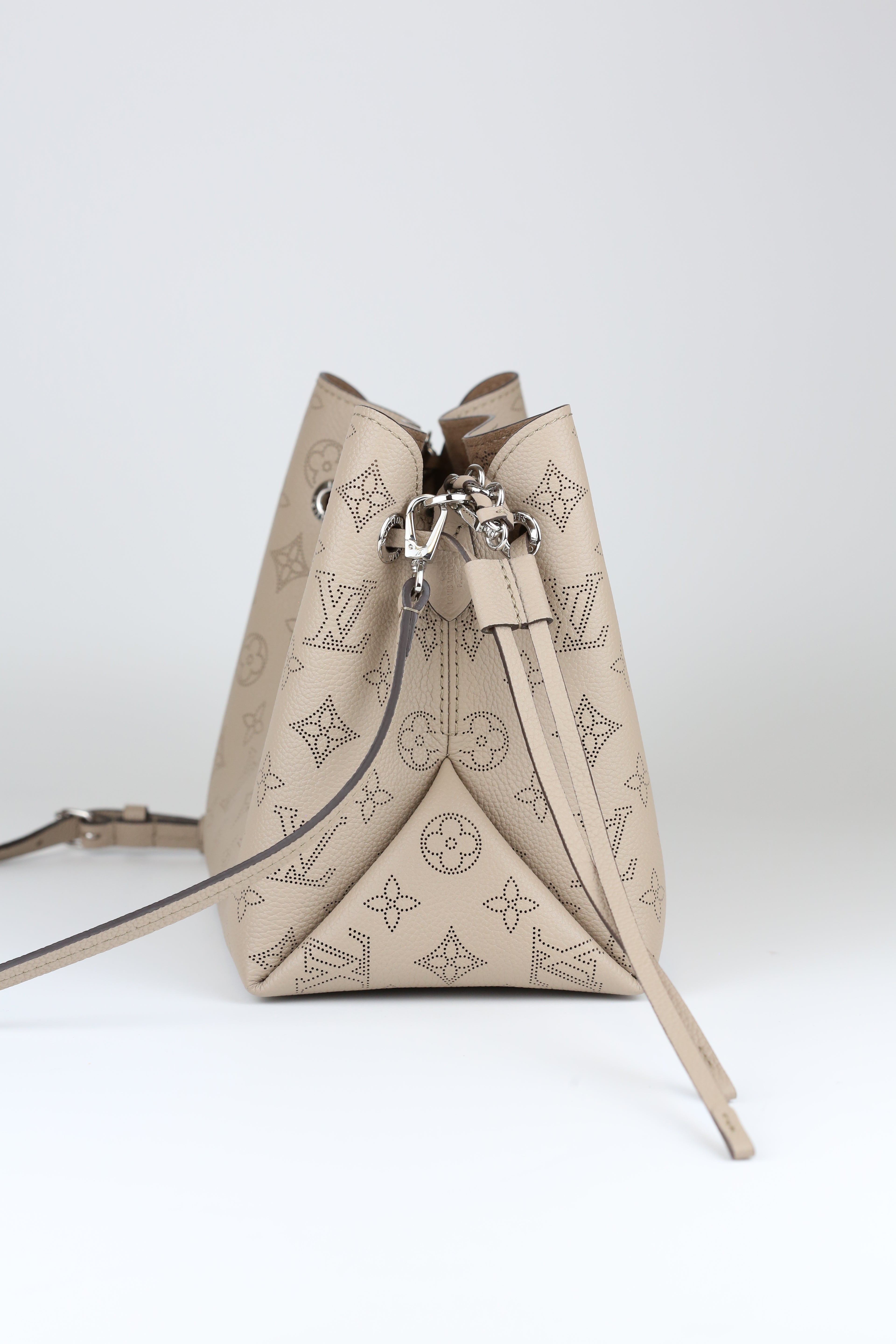 LOUIS VUITTON Take mdse