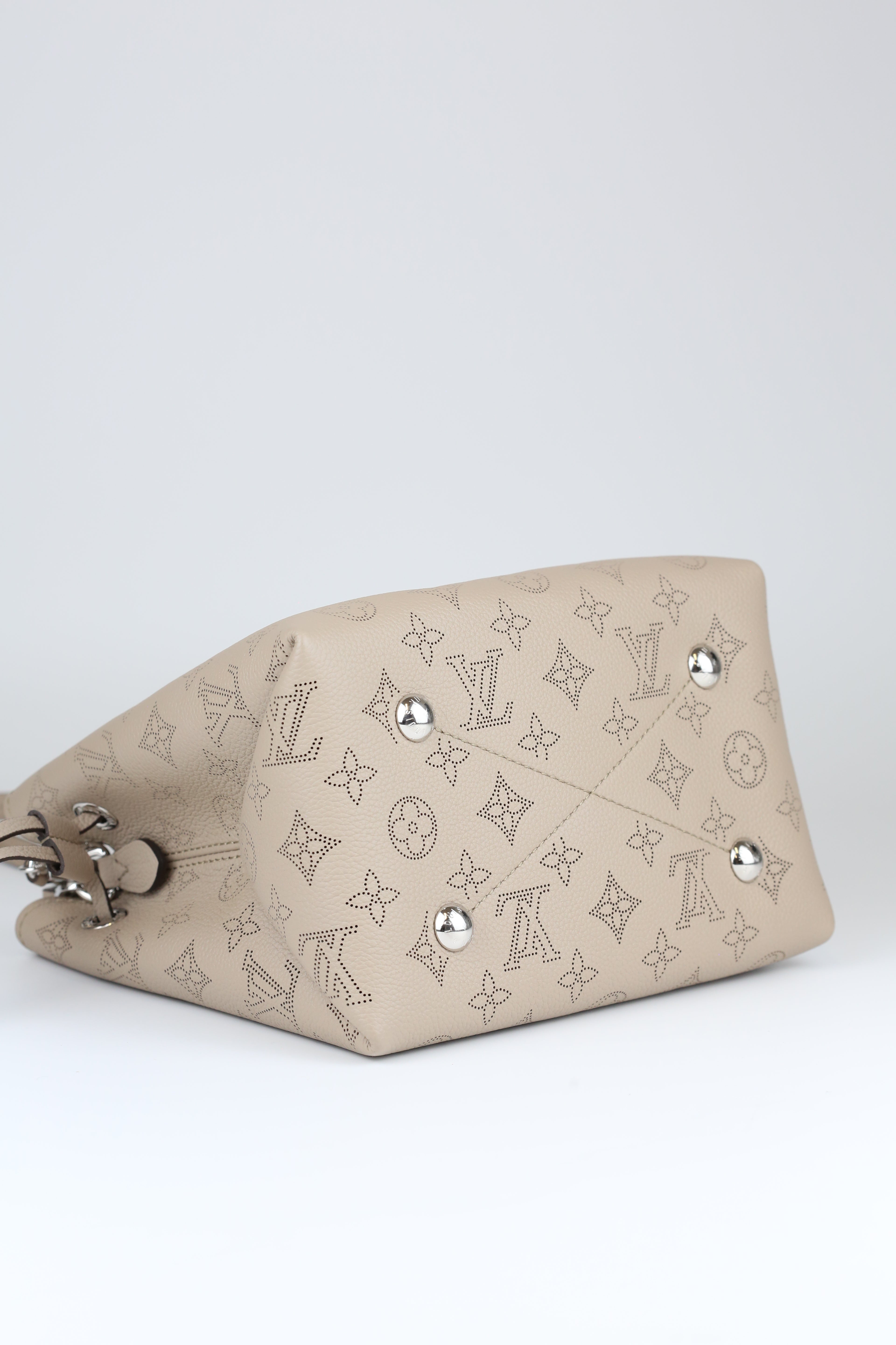 LOUIS VUITTON Take mdse