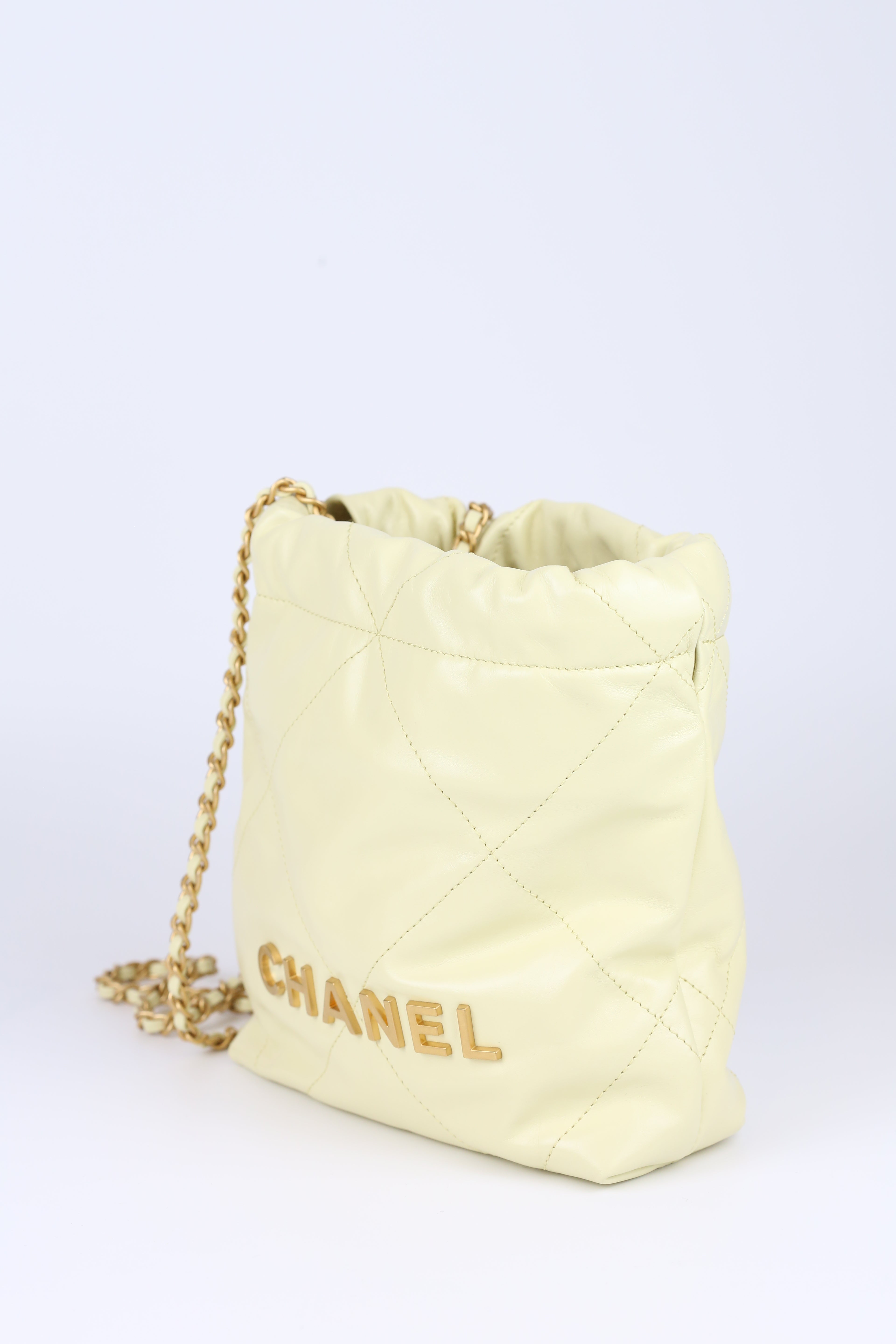 Chanel mini 22 bag