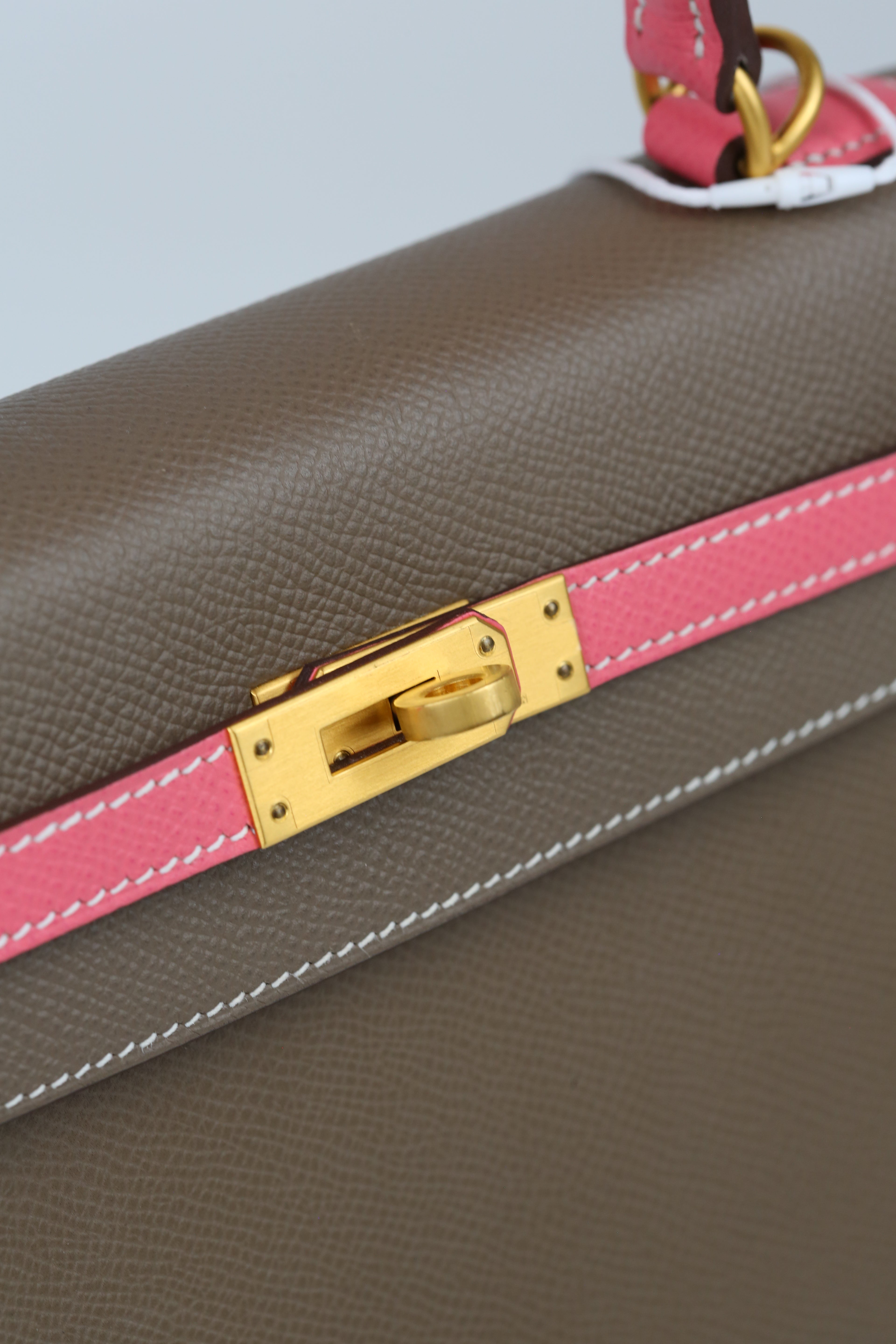 HERMÈS Kelly 25 Etoupe Rose Lipstick Gold