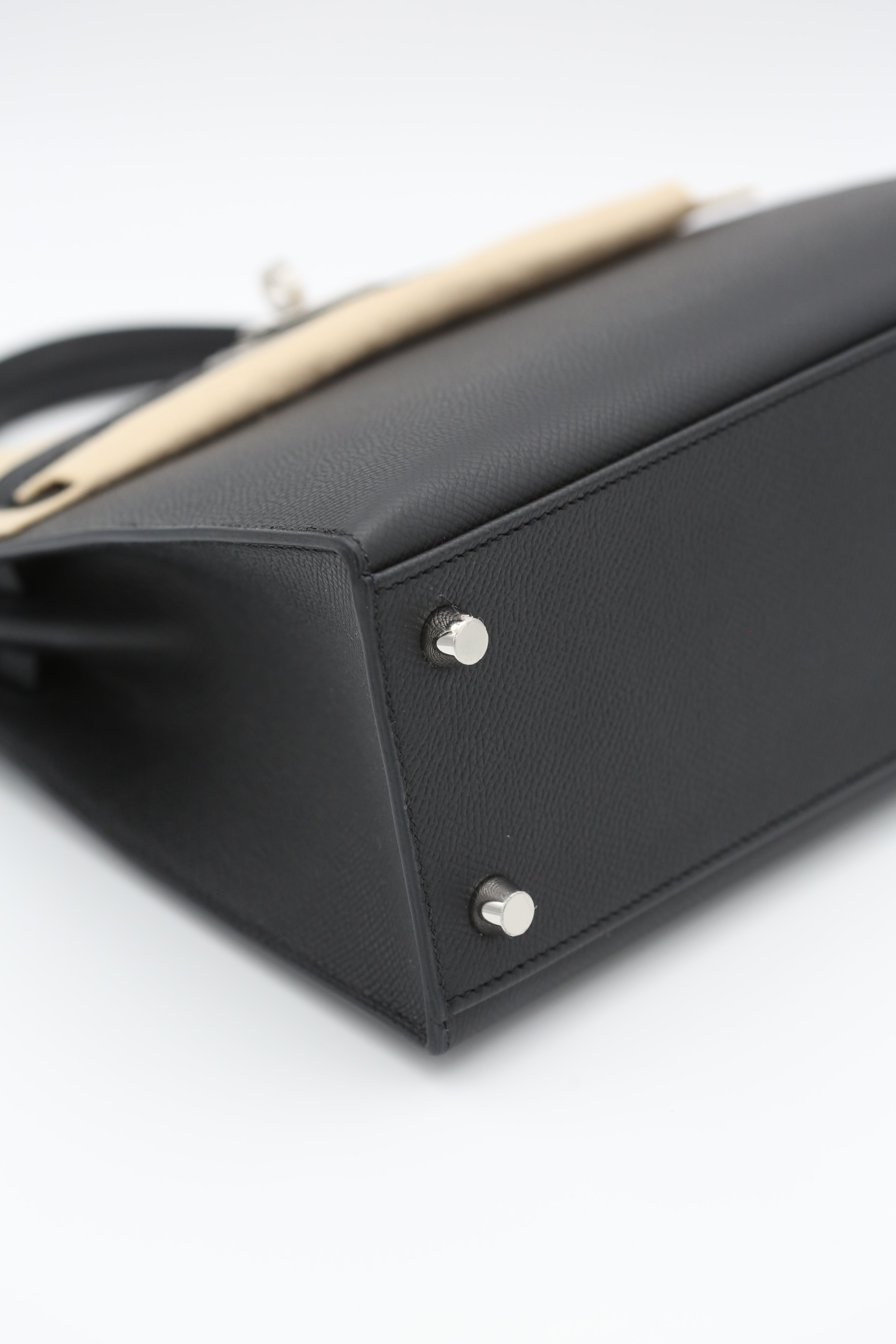 HERMÈS KELLY28 EPSOM SILVER