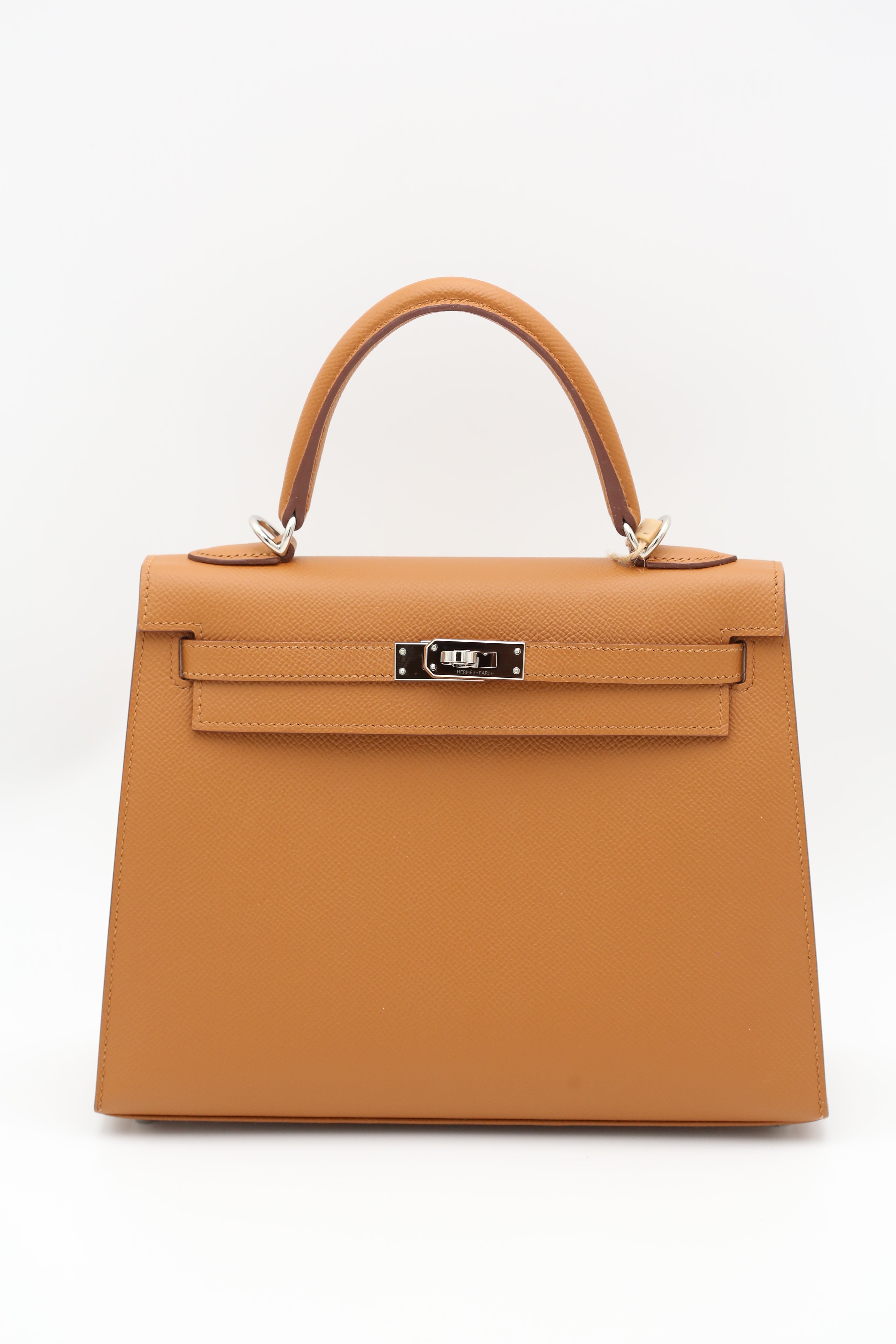HERMÈS Kelly 25 Epsom Gold