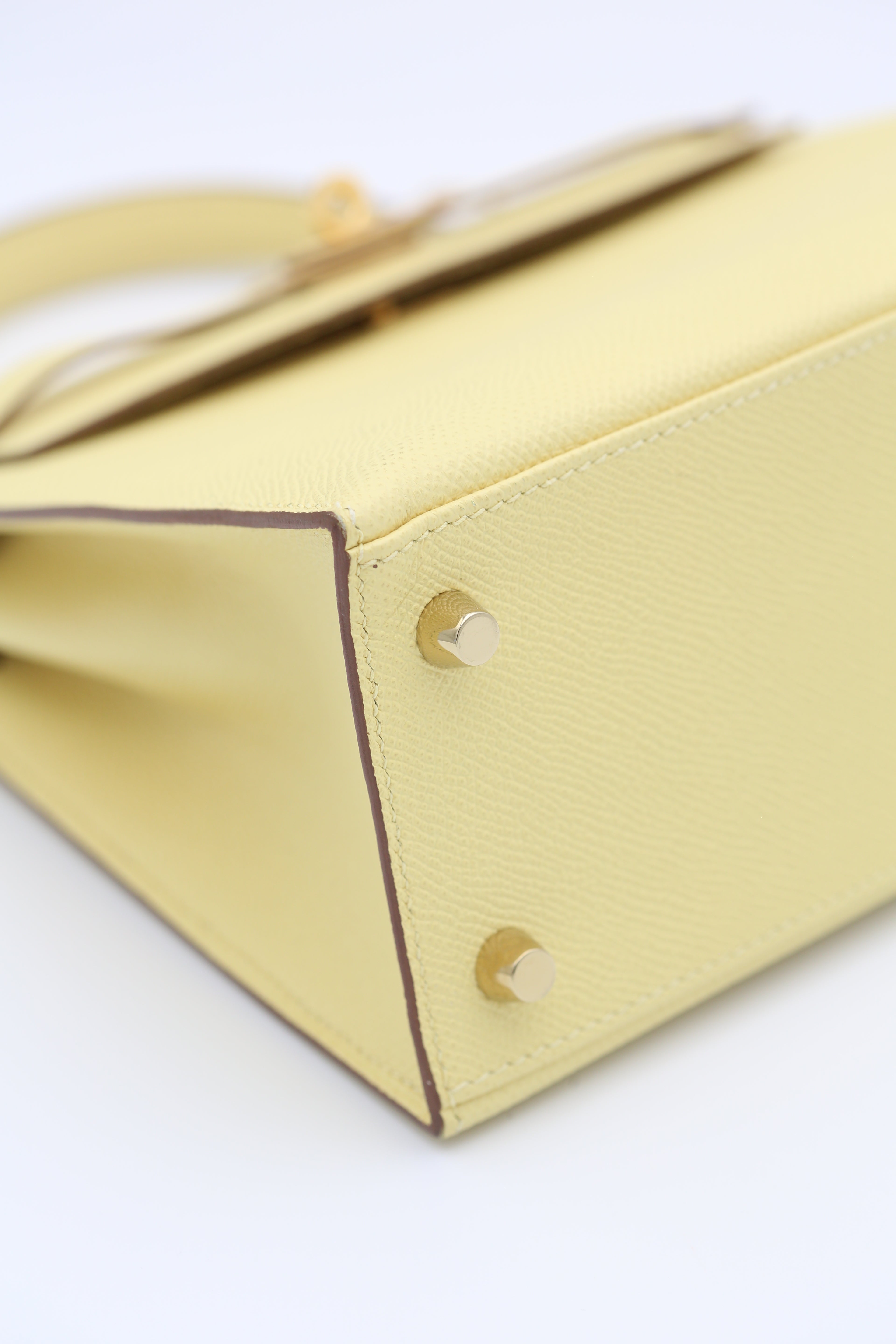HERMÈS KELLY28 JAUNE POUSSIN GOLD