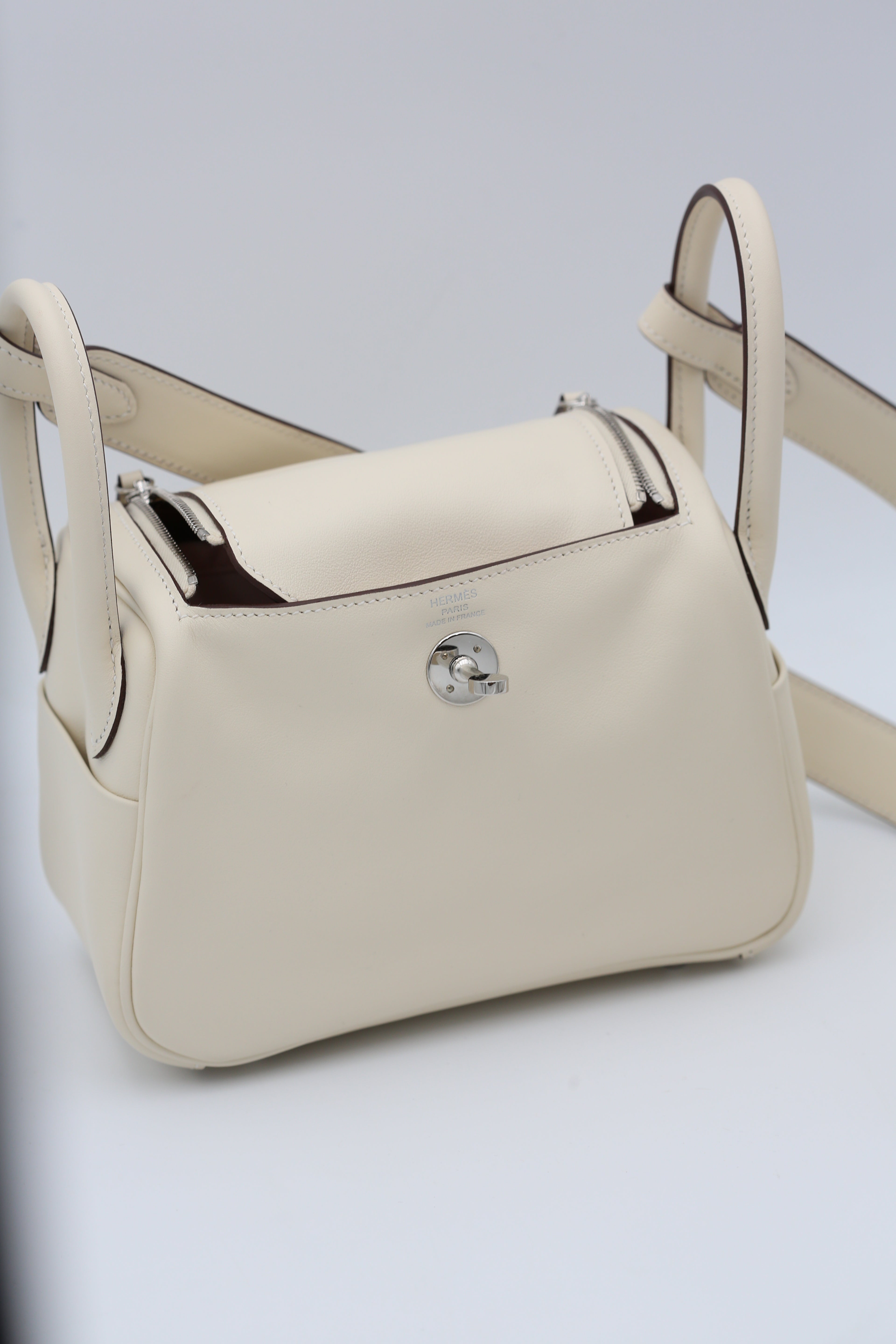 HERMÈS MINI LINDY NATA SILVER SWIFT B STAMP