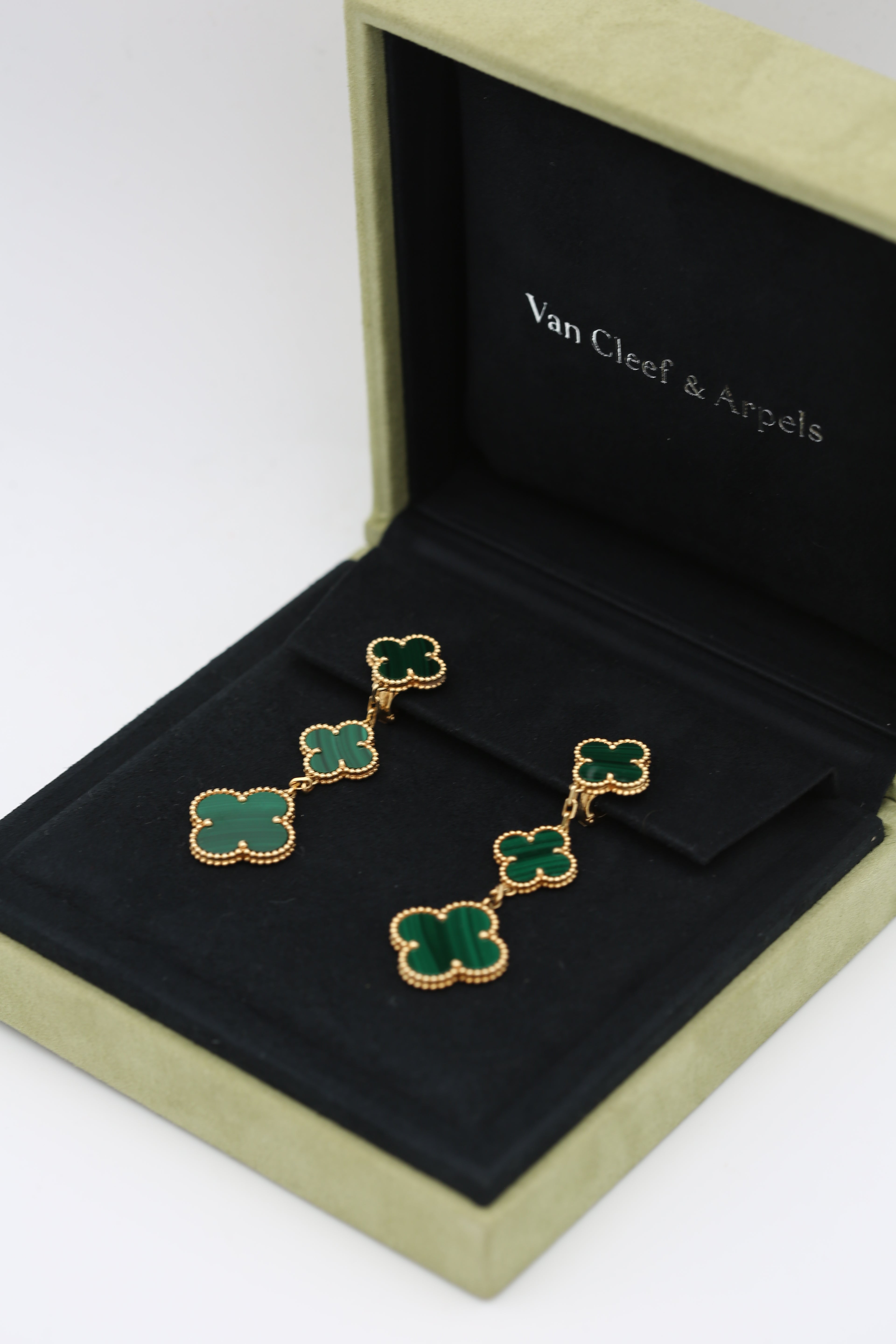 VAN CLEEF & ARPELS MAGIC ALHAMBRA EARRINGS, 3 MOTIFS, MALACHITE, 18K YELLOW GOLD