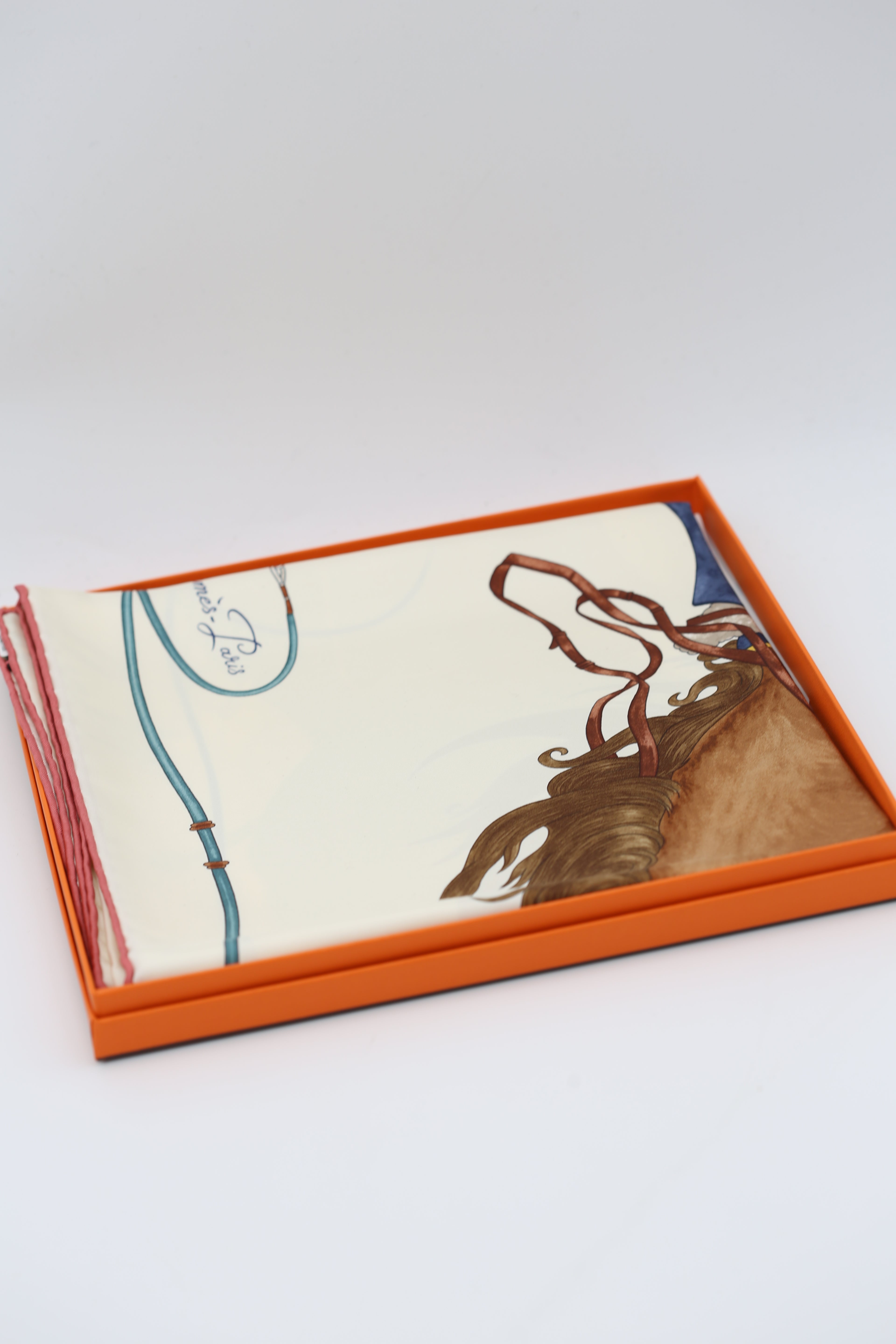HERMÈS SCARF 90X90 BEIGE WITH BROWN HORSE