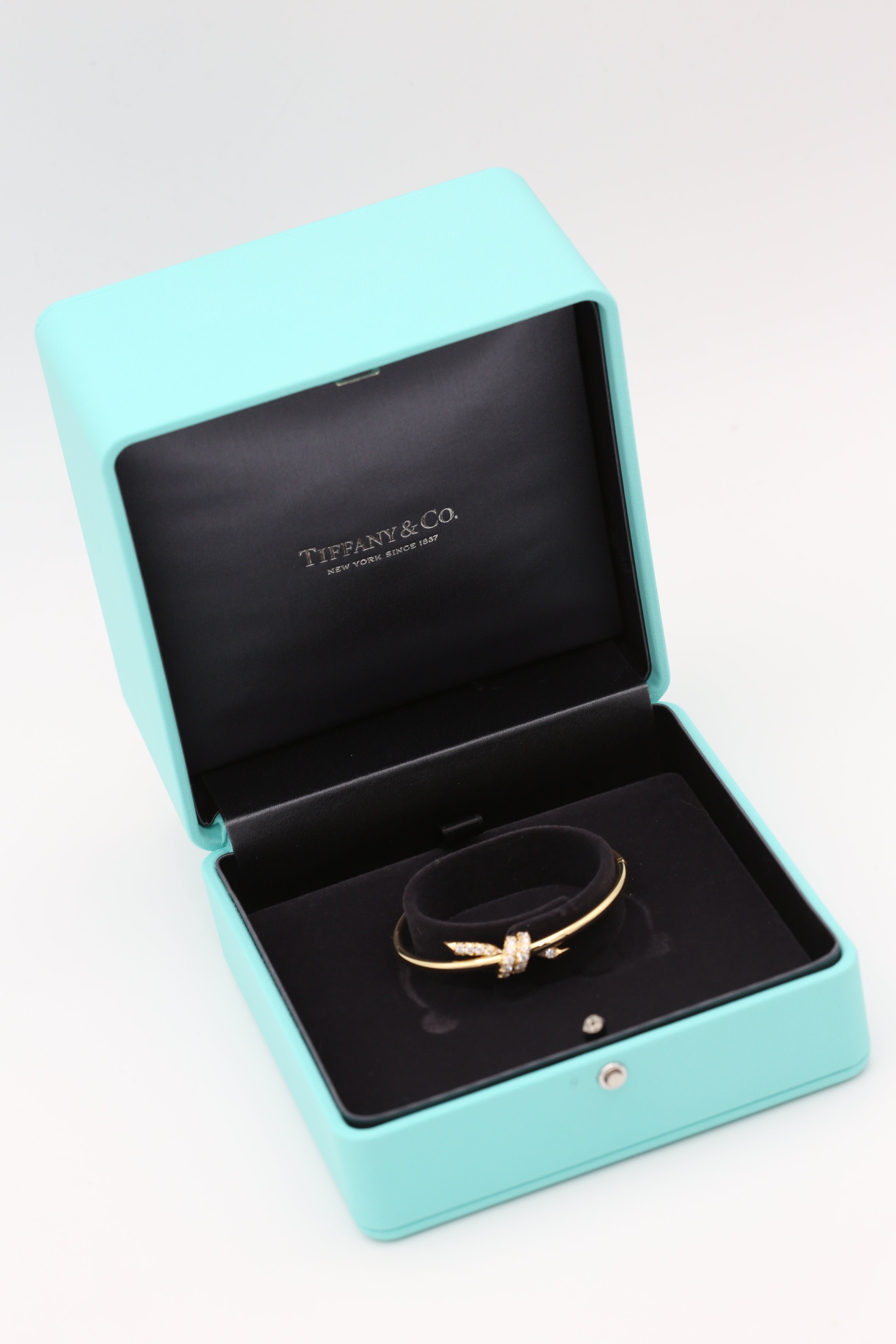 TIFFANY KNOT BRACELET GOLD DIAMONDS