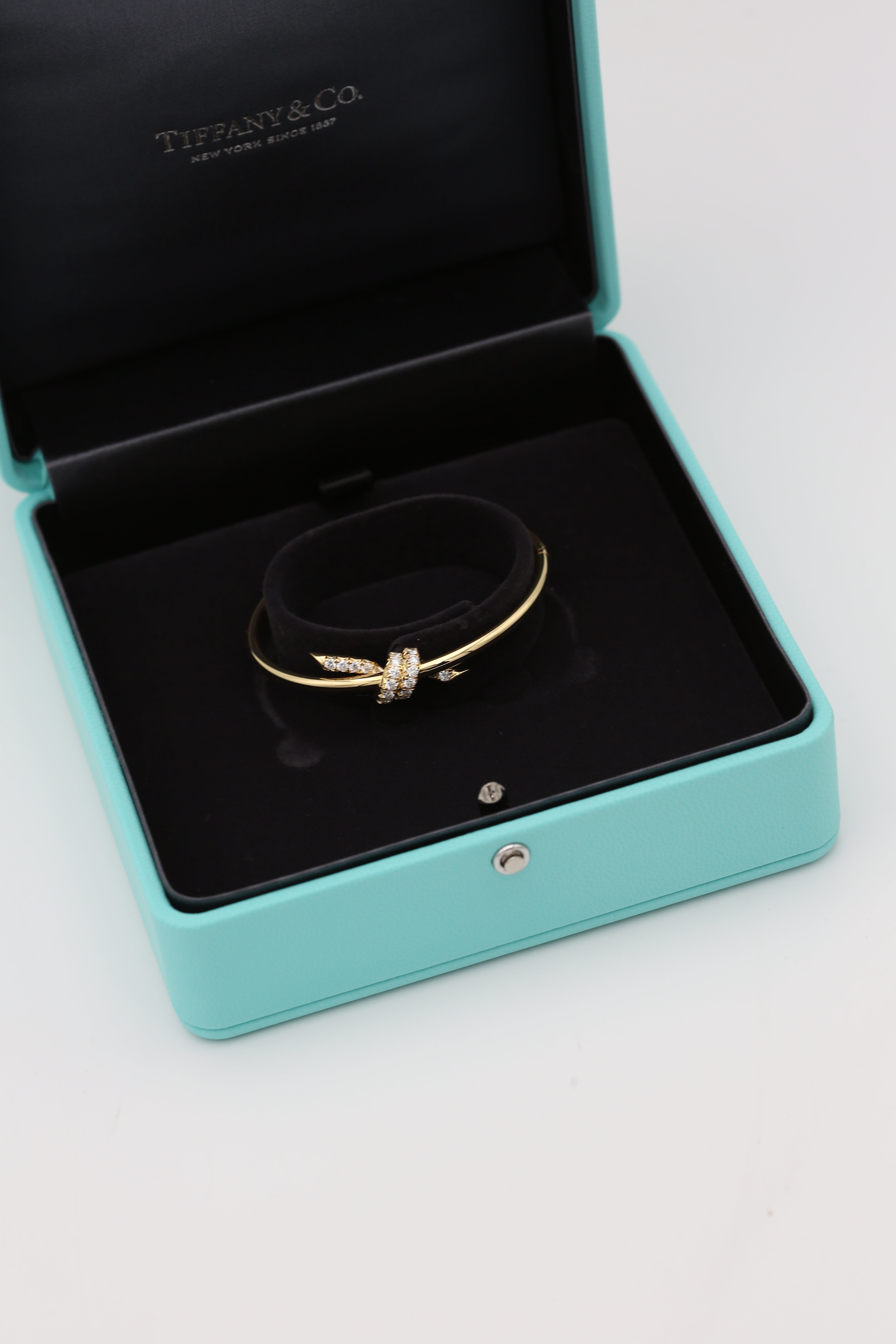 TIFFANY KNOT BRACELET GOLD DIAMONDS