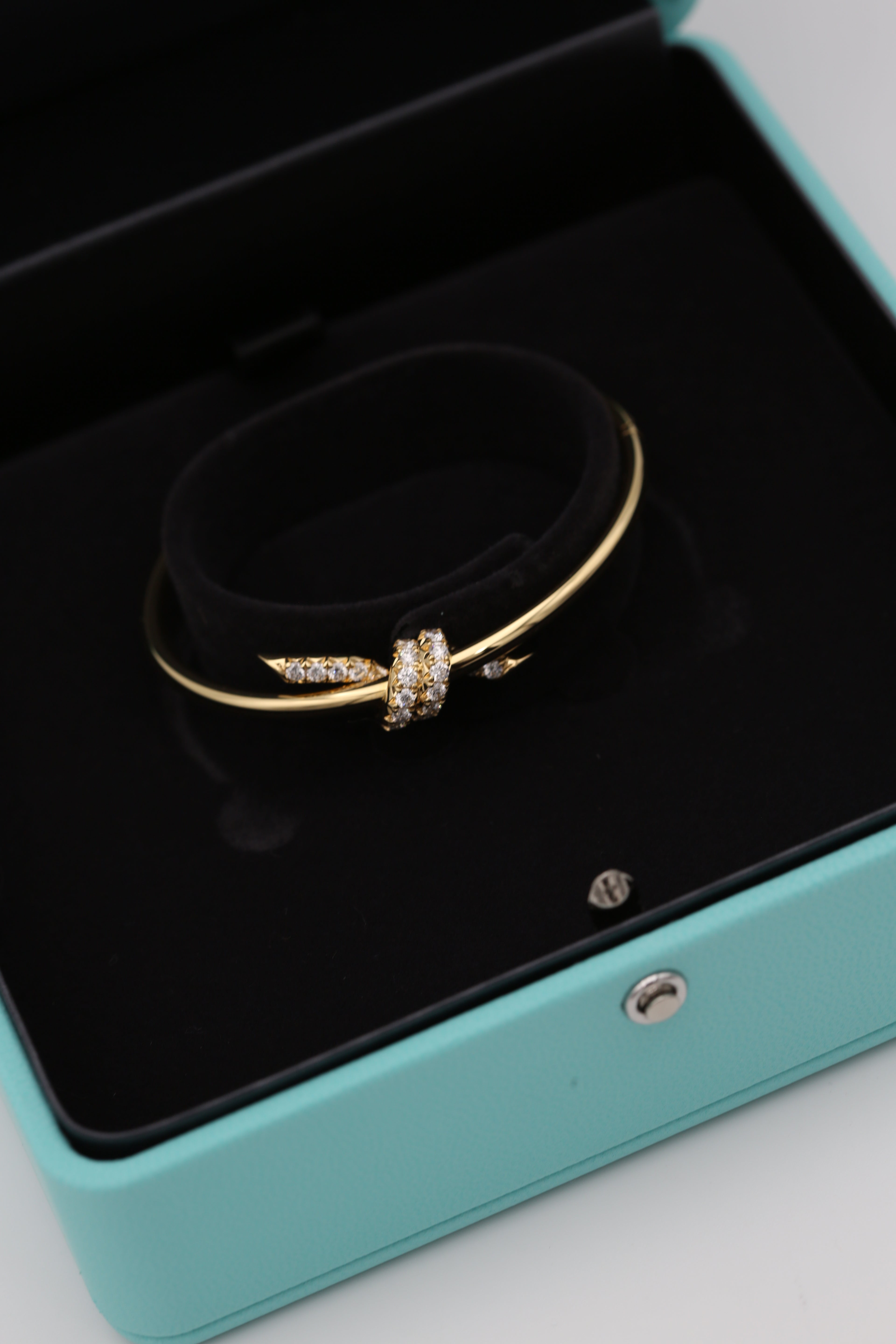 TIFFANY KNOT BRACELET GOLD DIAMONDS