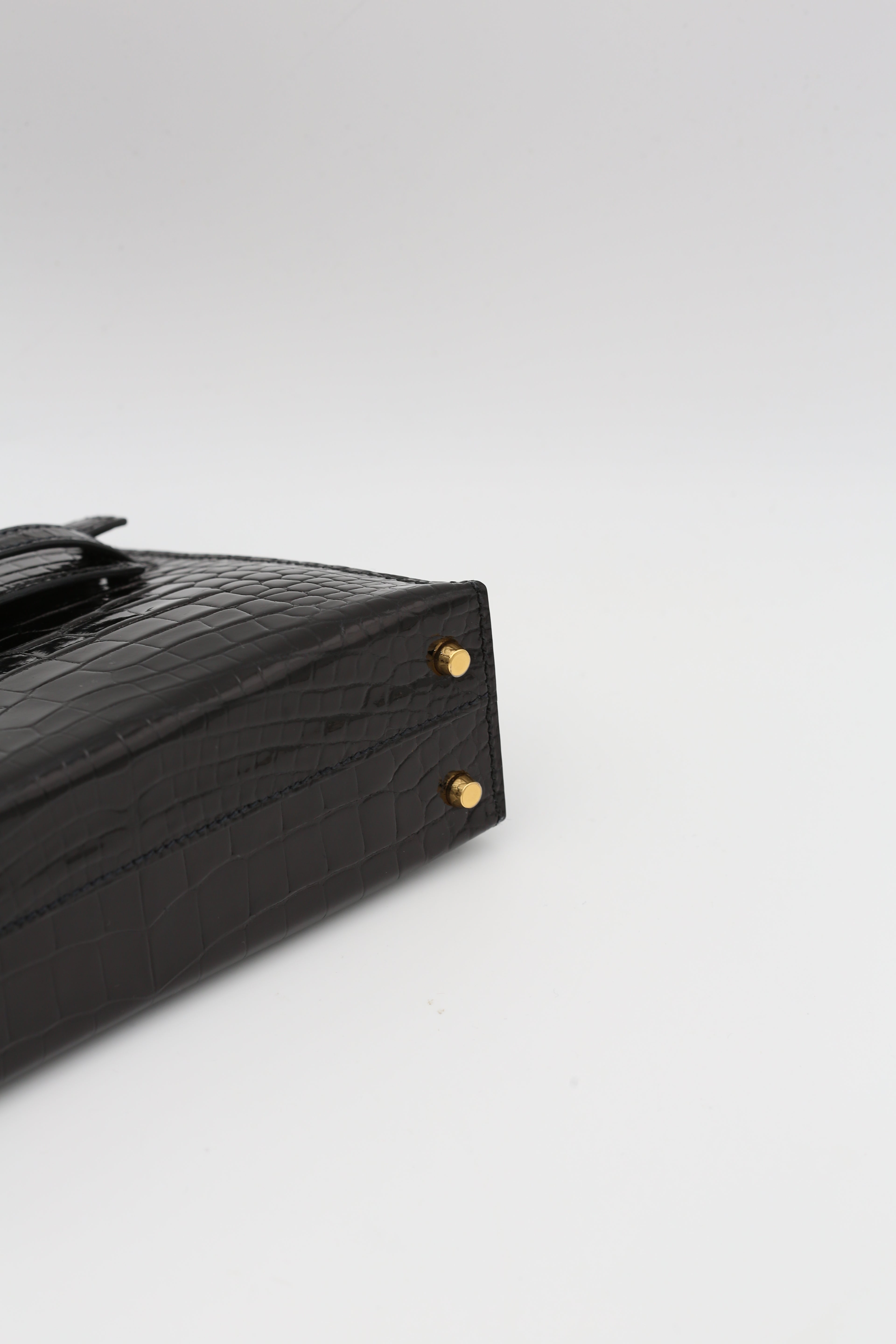 HERMÈS MINI KELLY II BLACK ALLIGATOR GOLD HARDWARE
