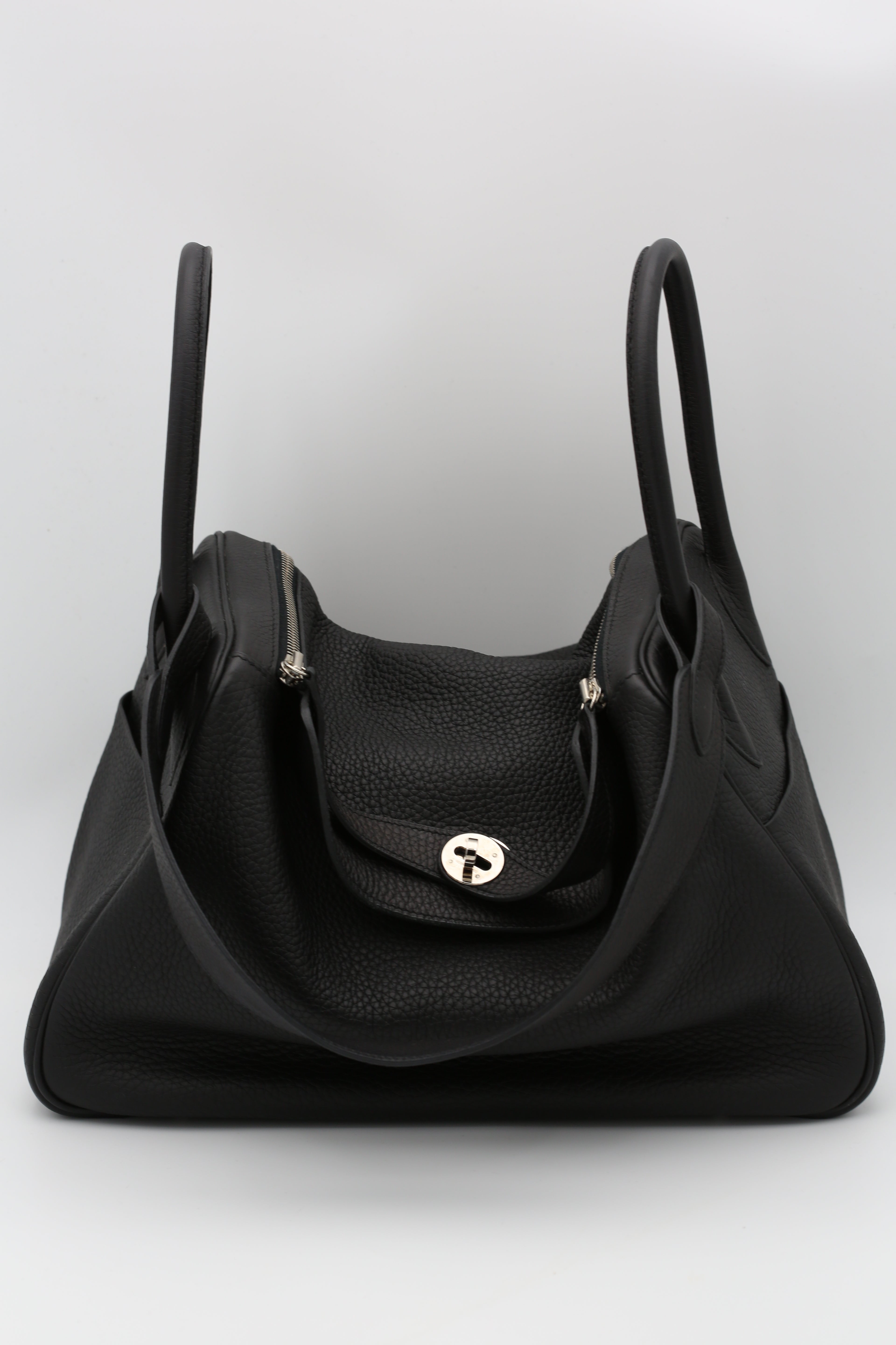 HERMÈS LINDY30 BLACK SILVER HARDWARE TC SQUARE P STAMP