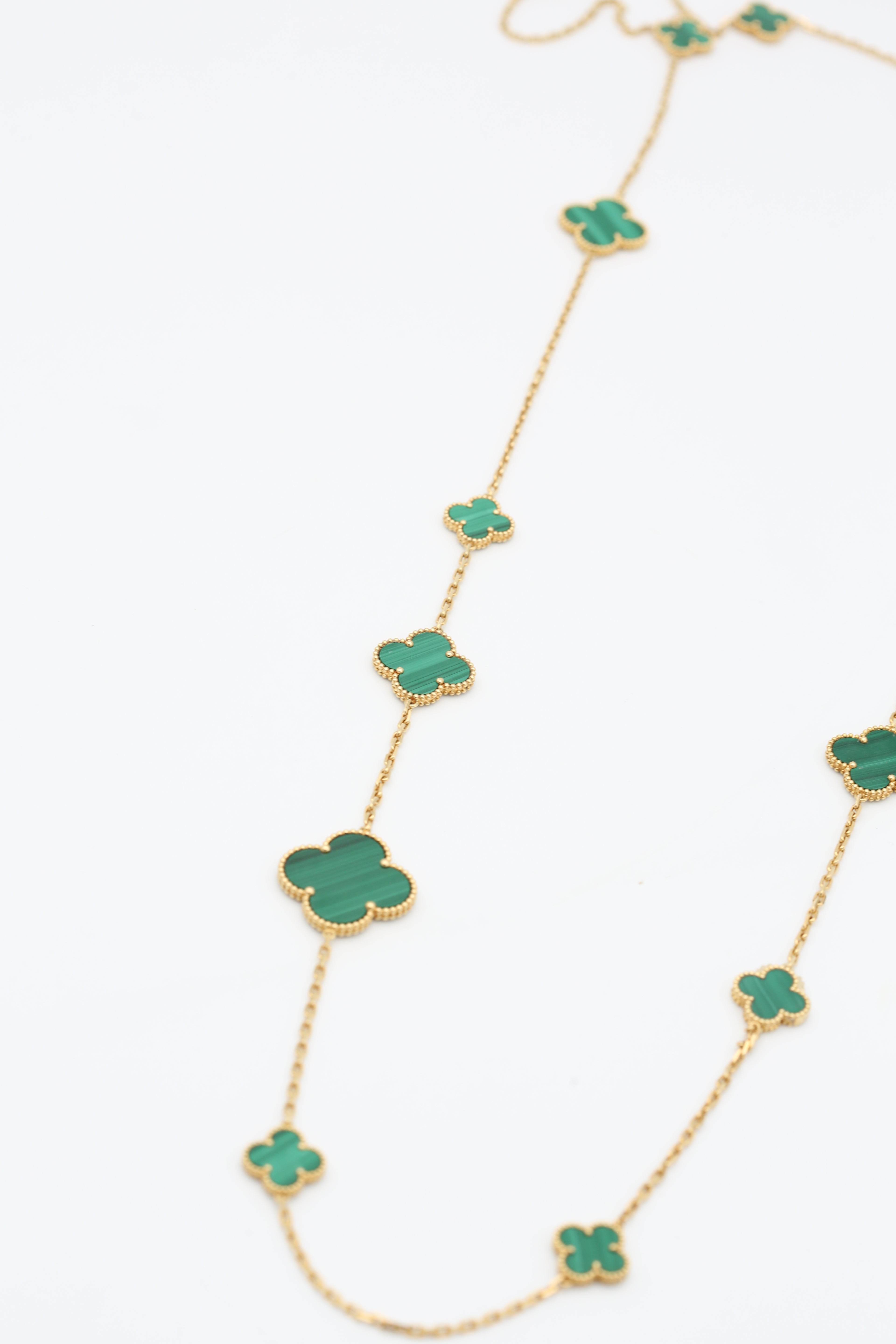 VAN CLEEF & ARPELS MAGIC ALHAMBRA LONG NECKLACE 16 MOTIFS MALACHITE 18K YELLOW GOLD 2019