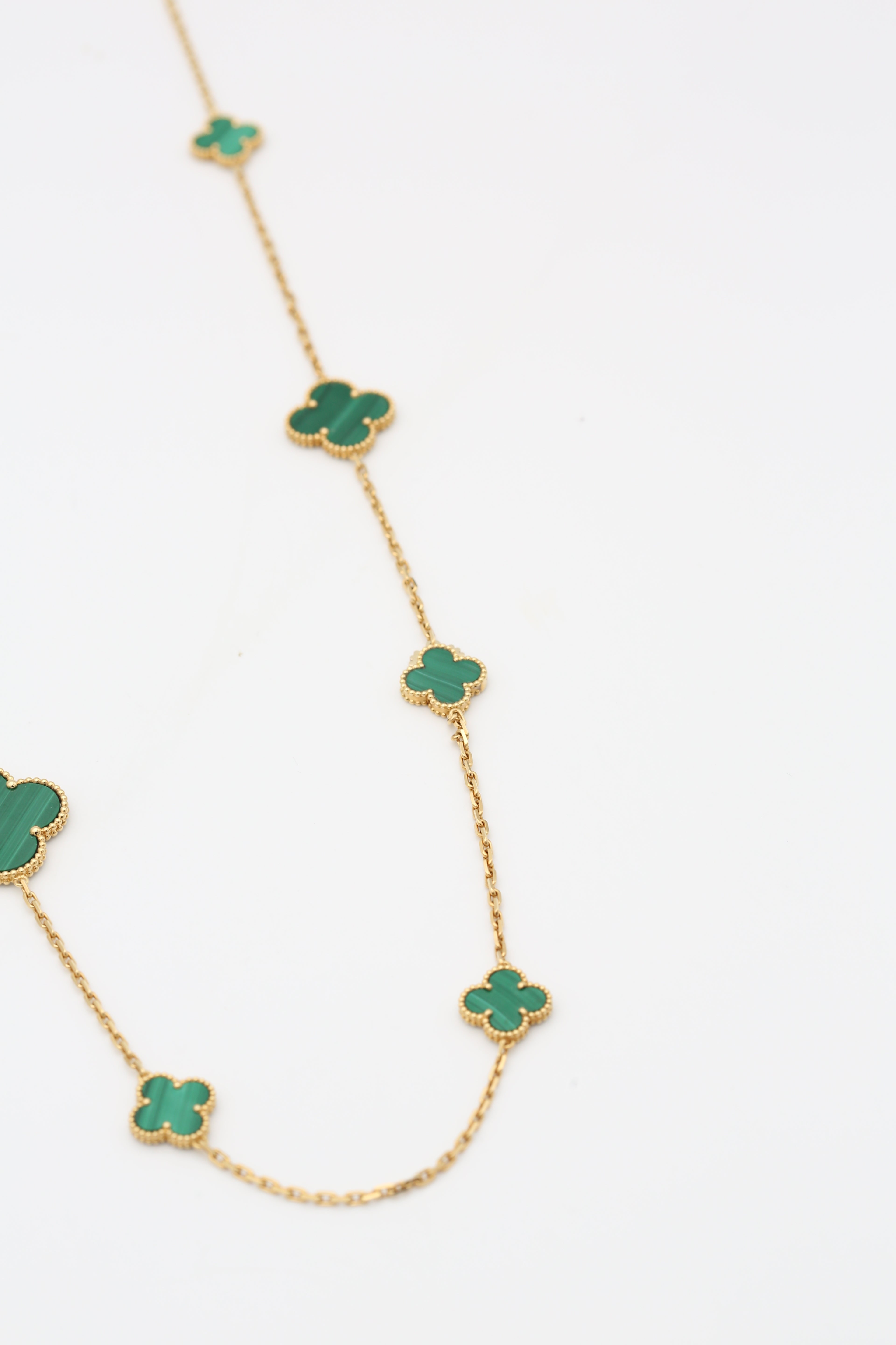 VAN CLEEF & ARPELS MAGIC ALHAMBRA LONG NECKLACE 16 MOTIFS MALACHITE 18K YELLOW GOLD 2019
