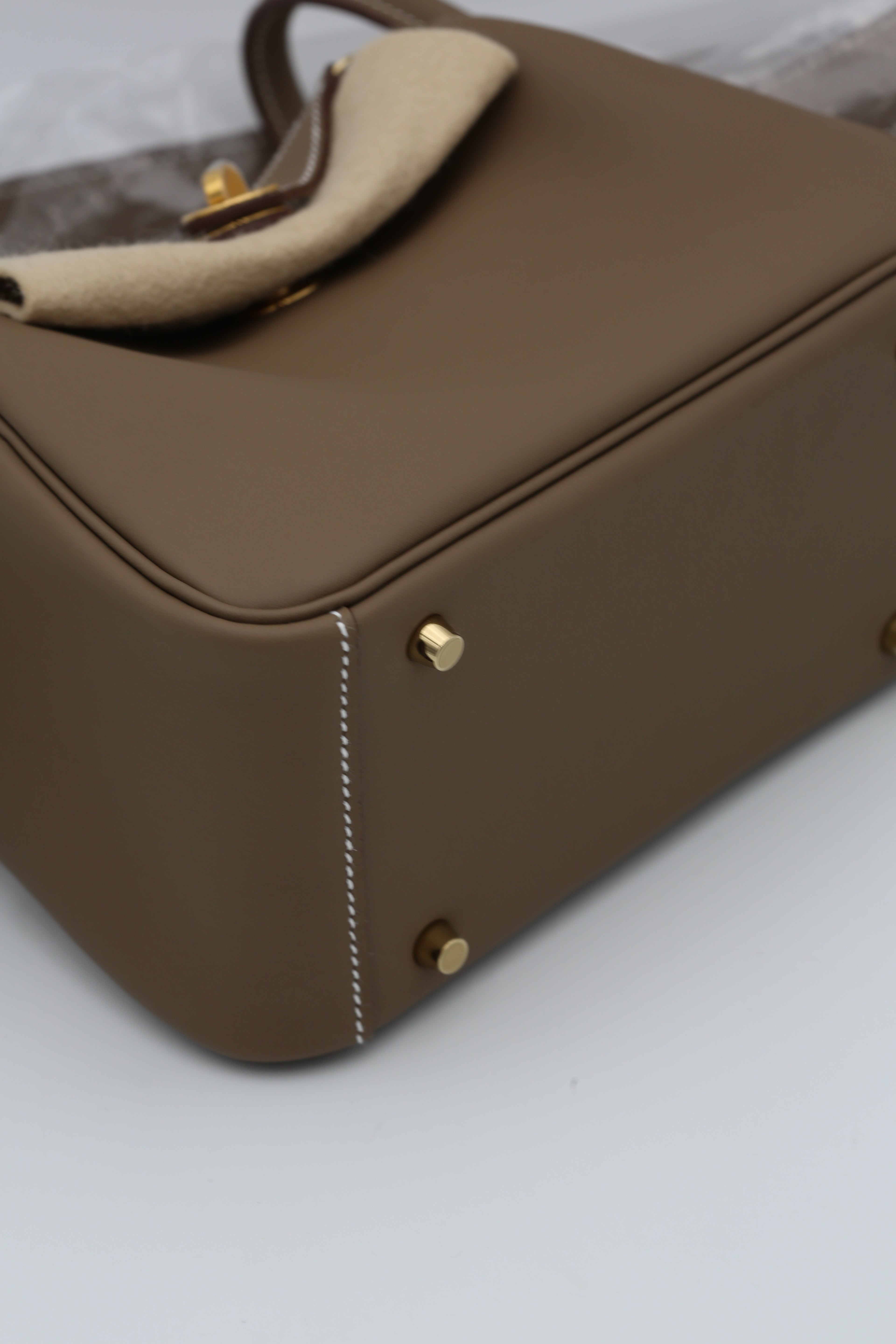 HERMÈS MINI LINDY ETOUPE SWIFT GOLD HARDWARE G STAMP