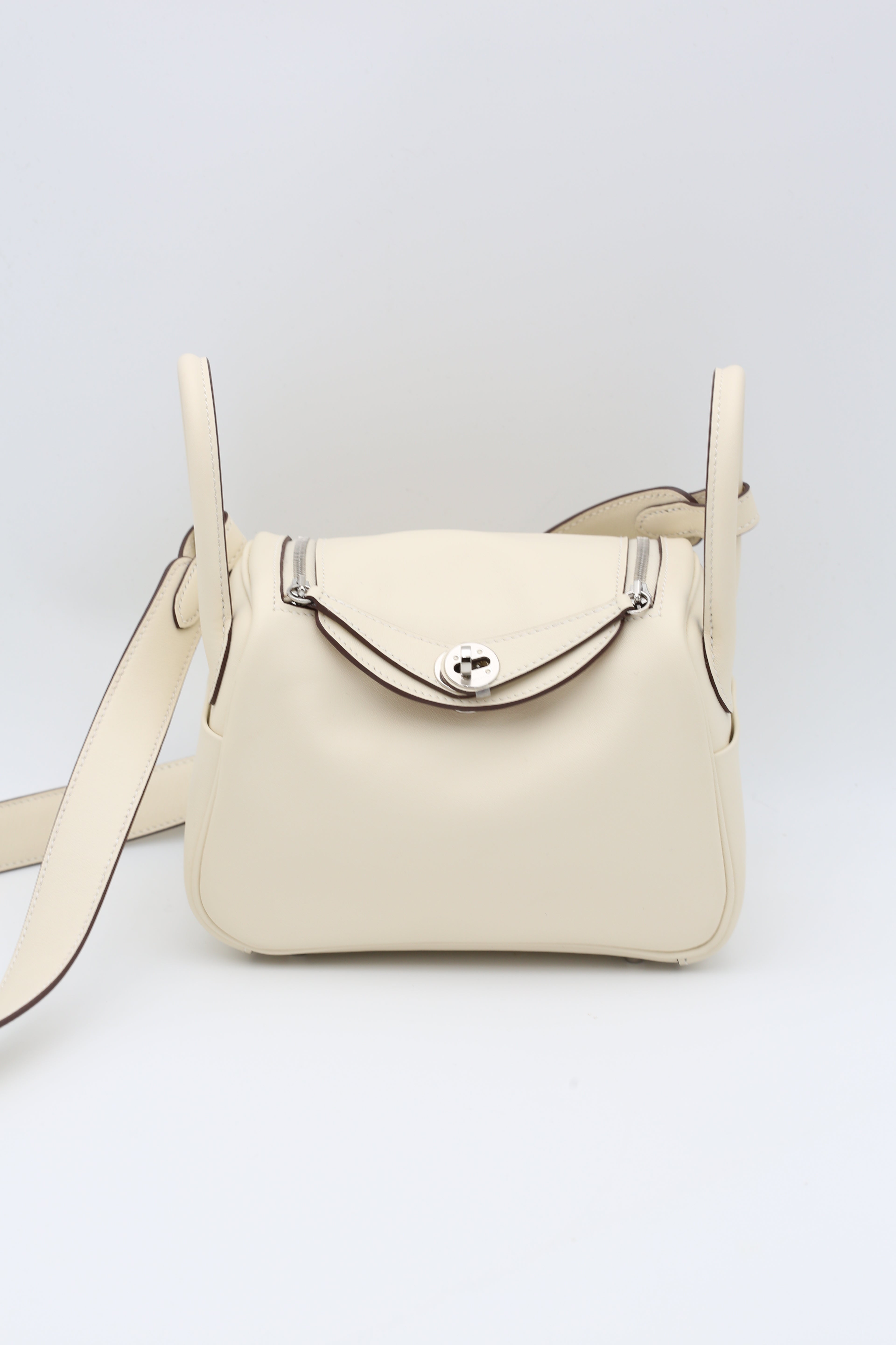 HERMÈS MINI LINDY NATA SILVER HARDWARE SWIFT B STAMP