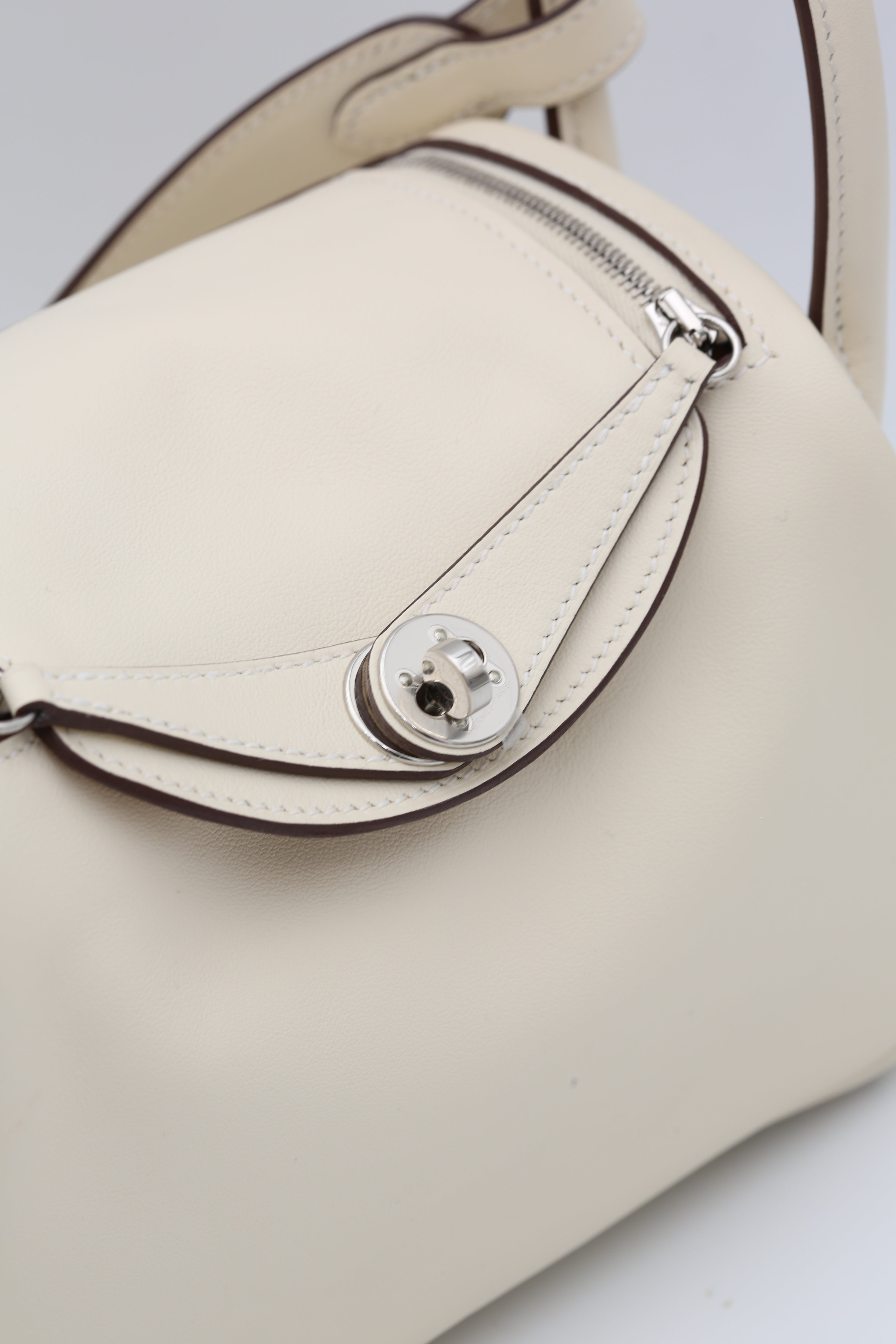 HERMÈS MINI LINDY NATA SILVER HARDWARE SWIFT B STAMP