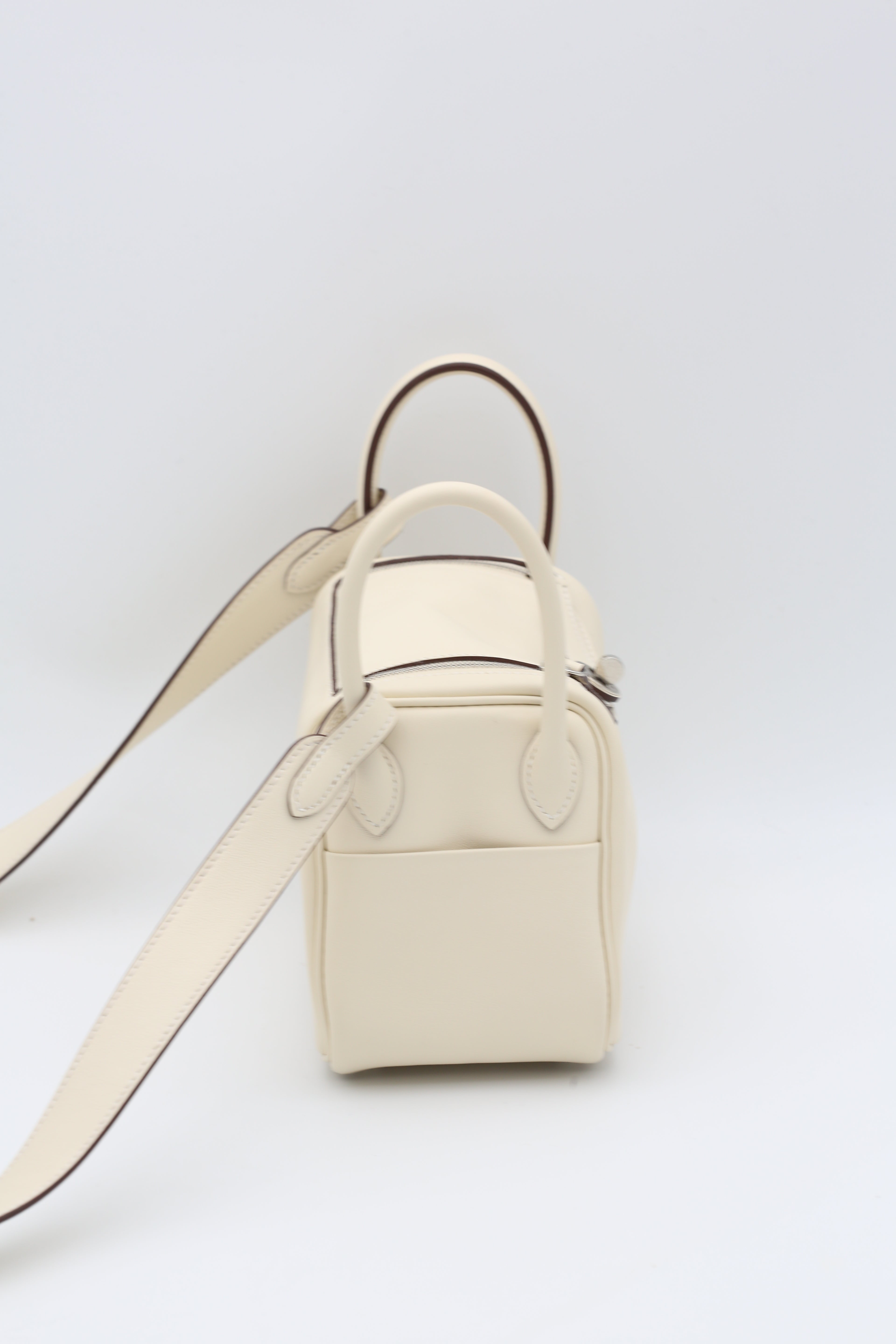 HERMÈS MINI LINDY NATA SILVER HARDWARE SWIFT B STAMP