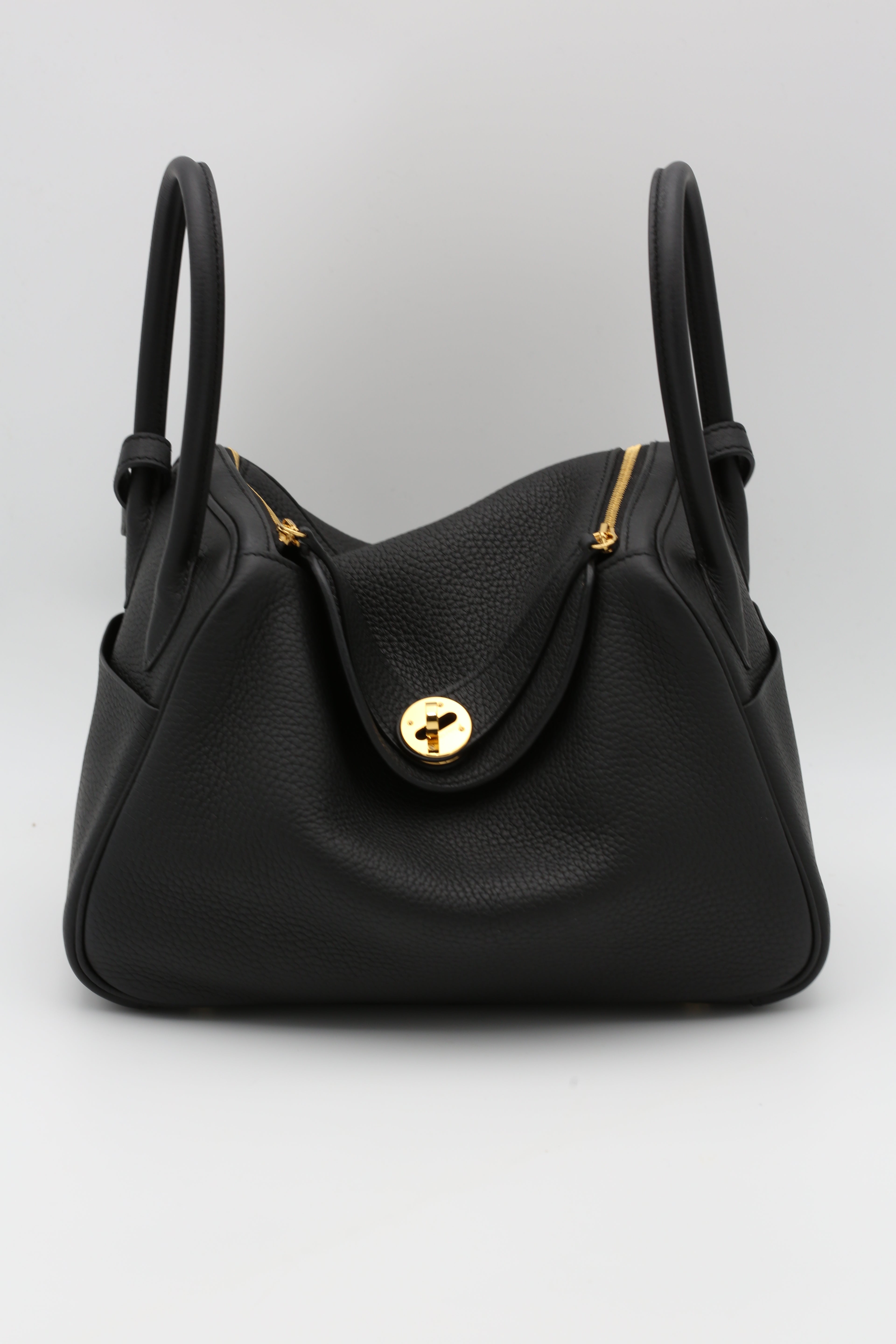 HERMÈS LINDY26 NOIR GOLD HARDWARE TC U STAMP