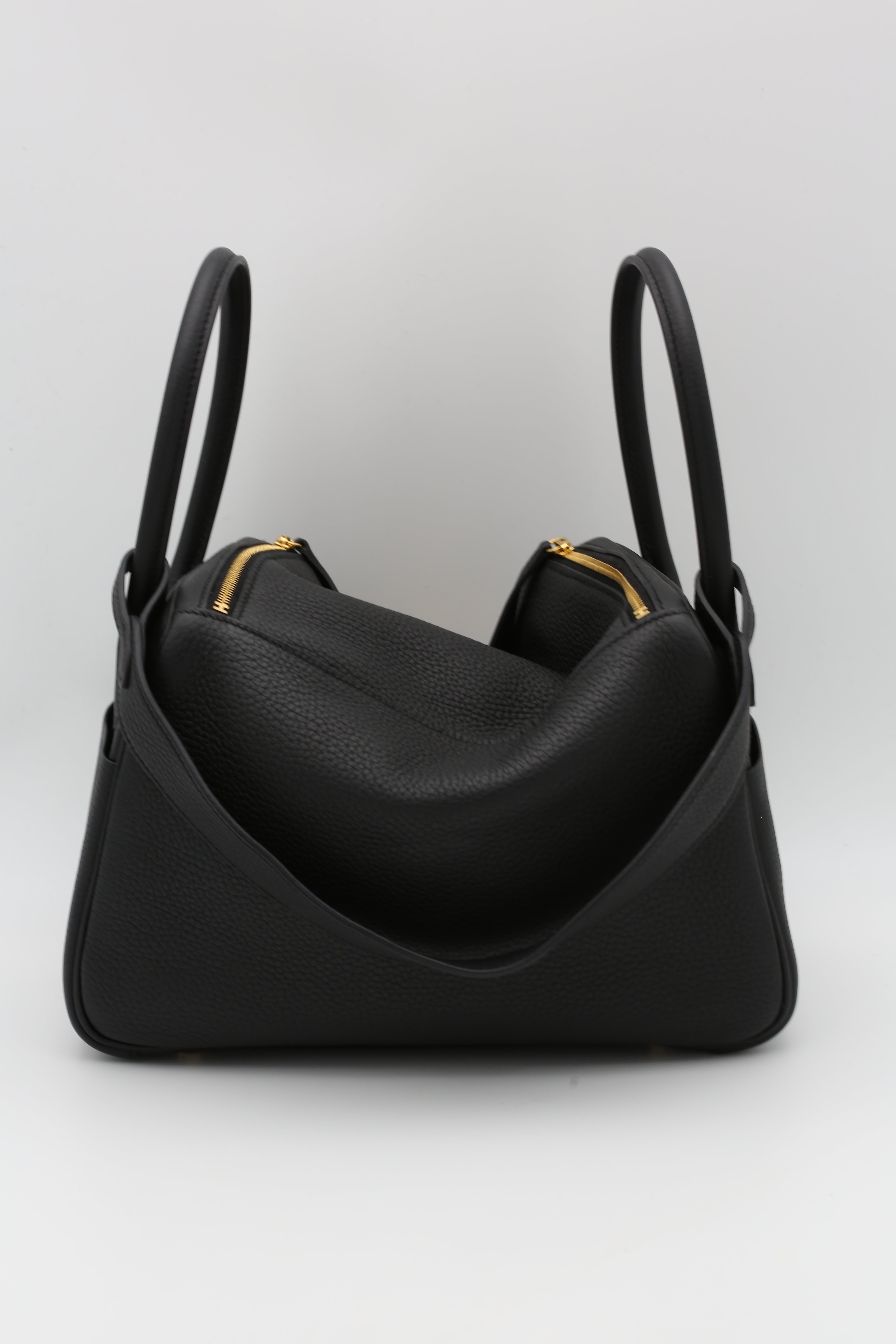 HERMÈS LINDY26 NOIR GOLD HARDWARE TC U STAMP