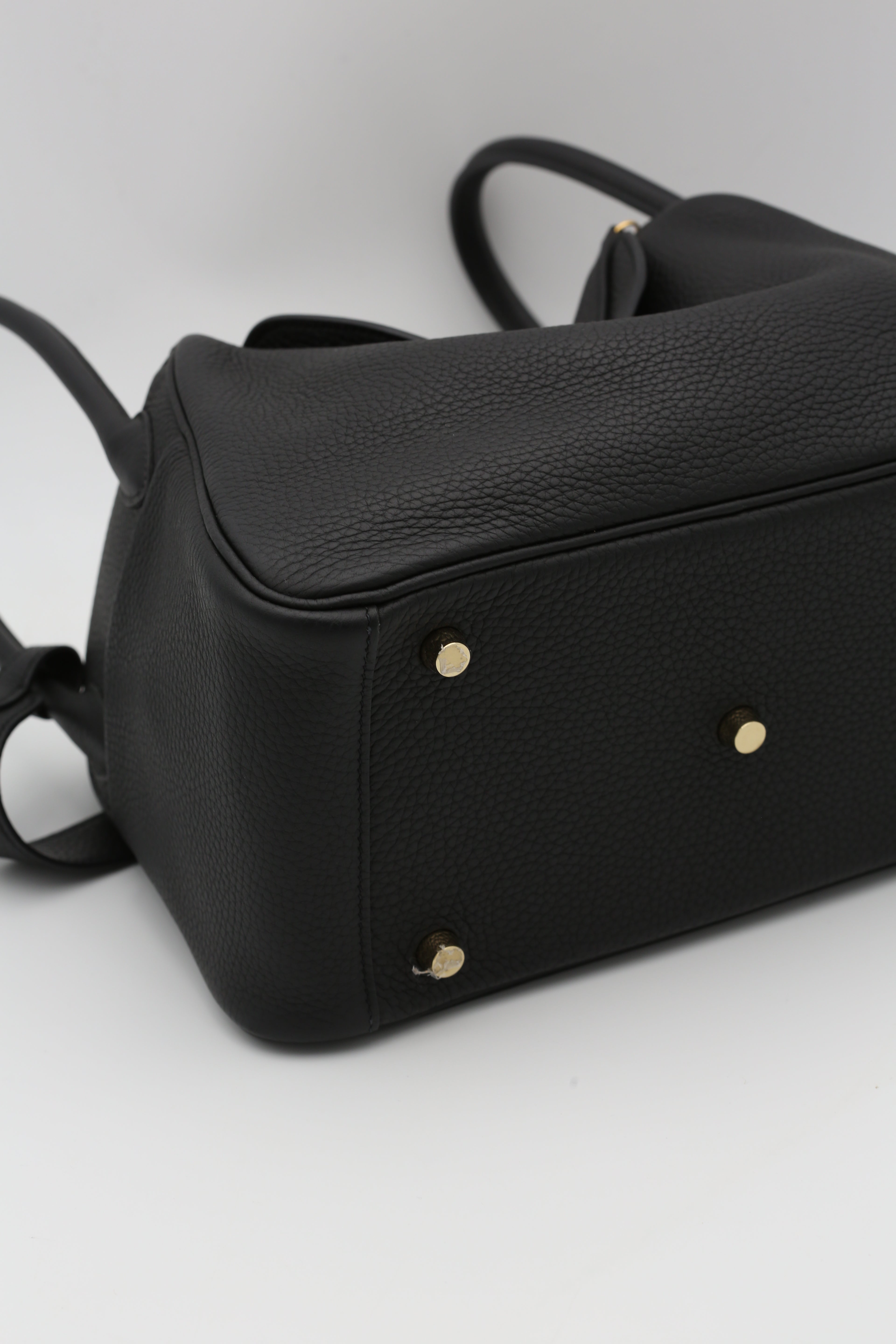 HERMÈS LINDY26 NOIR GOLD HARDWARE TC U STAMP