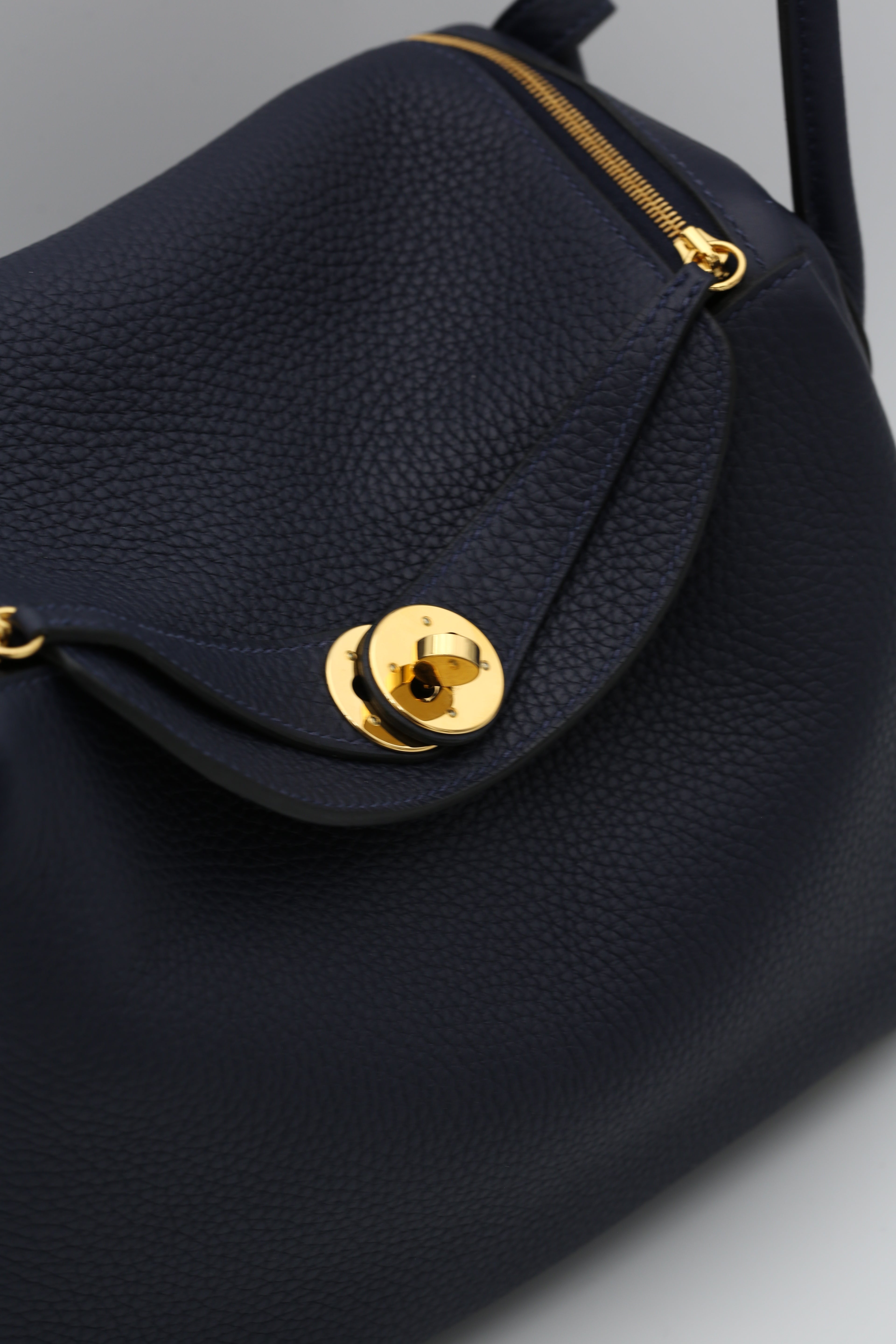 HERMÈS LINDY26 BLUE NUIT GOLD HARDWARE Y STAMP