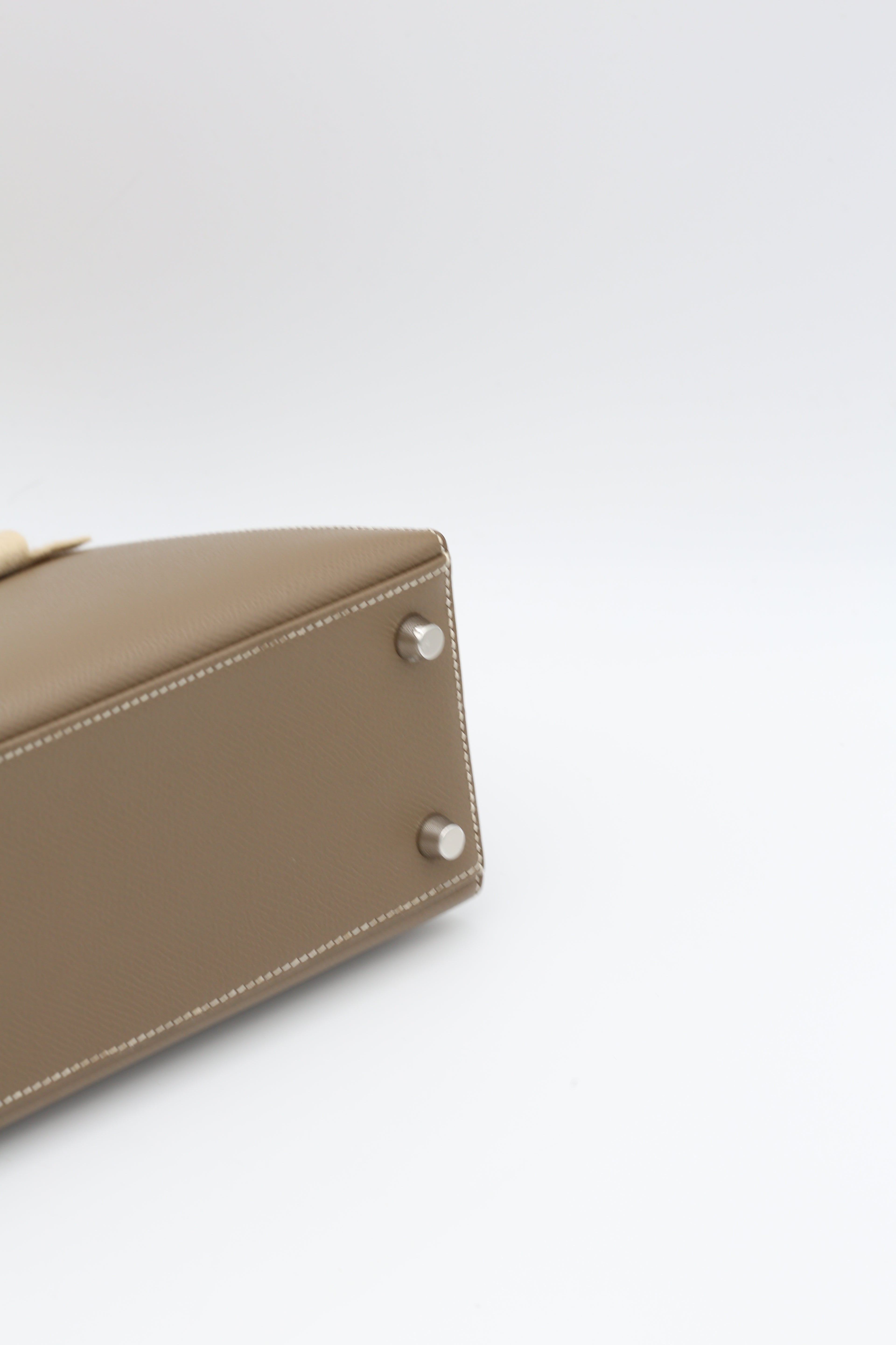 HERMÈS KELLY25 ETOUPE EPSOM SILVER HARDWARE Z STAMP