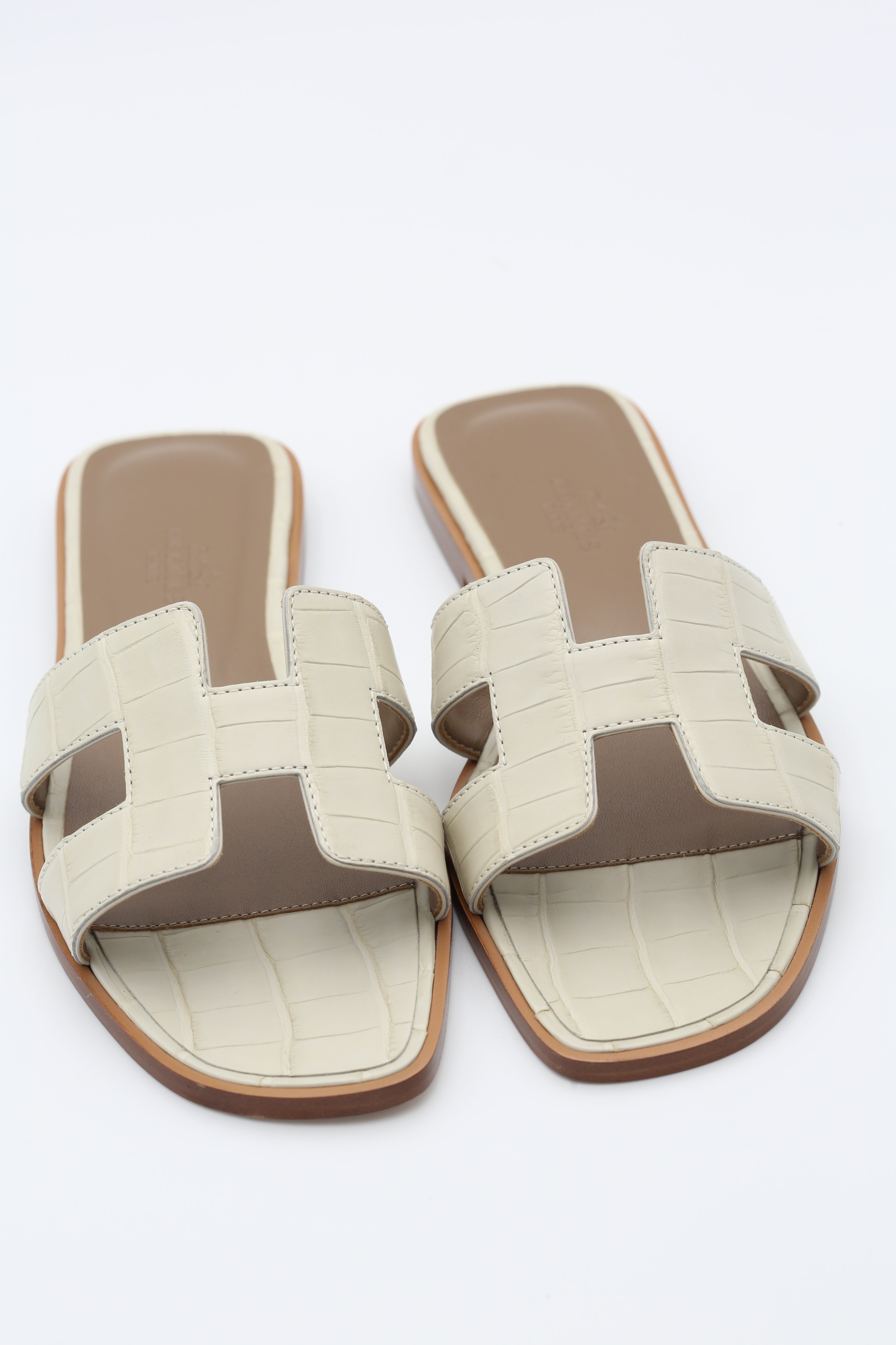 HERMÈS ORAN SANDAL CROCODILE BEIGE SIZE 36.5