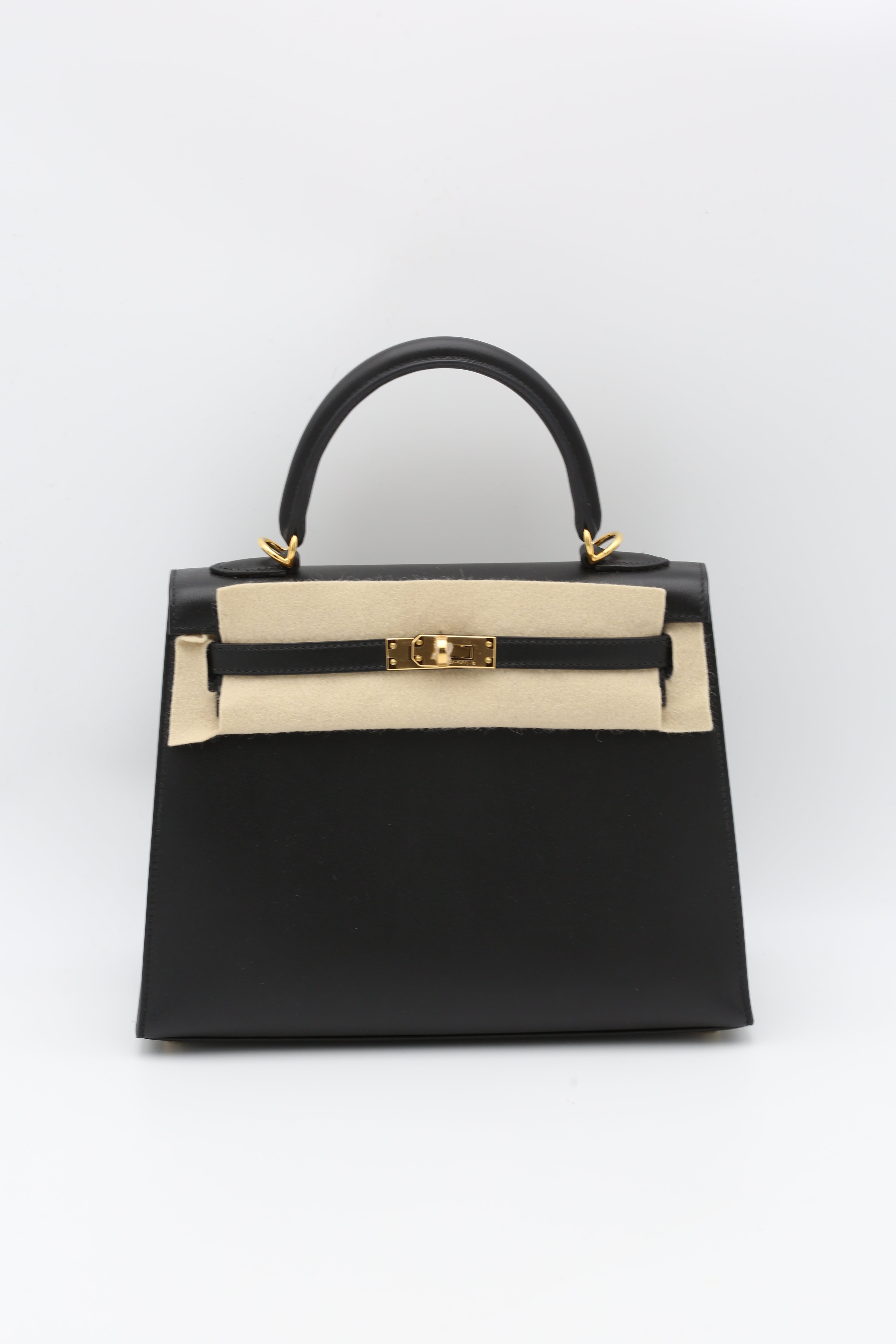 HERMÈS KELLY25 NOIR TADELAKT GOLD HARDWARE Y STAMP