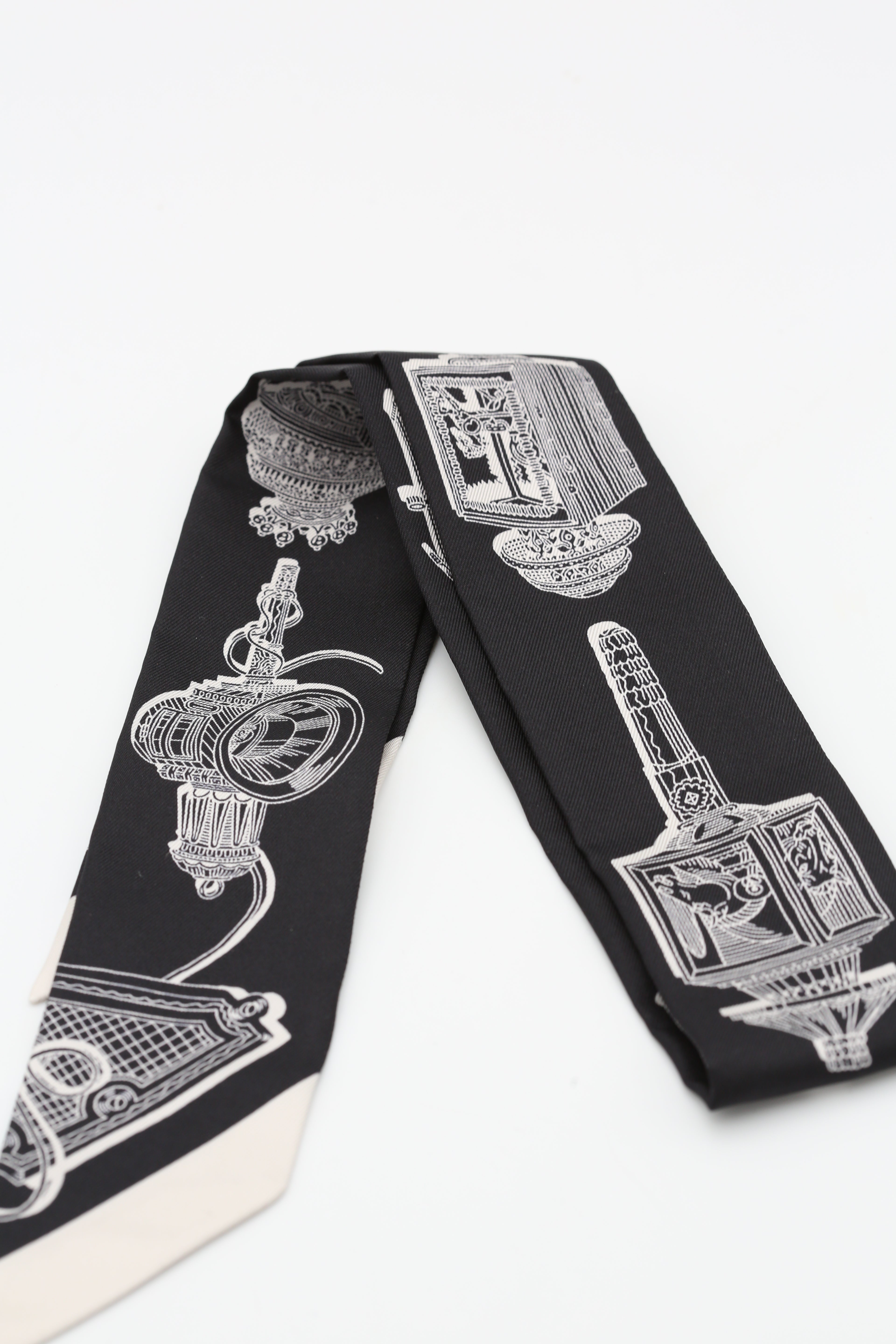 HERMÈS TWILLY BLACK WHITE