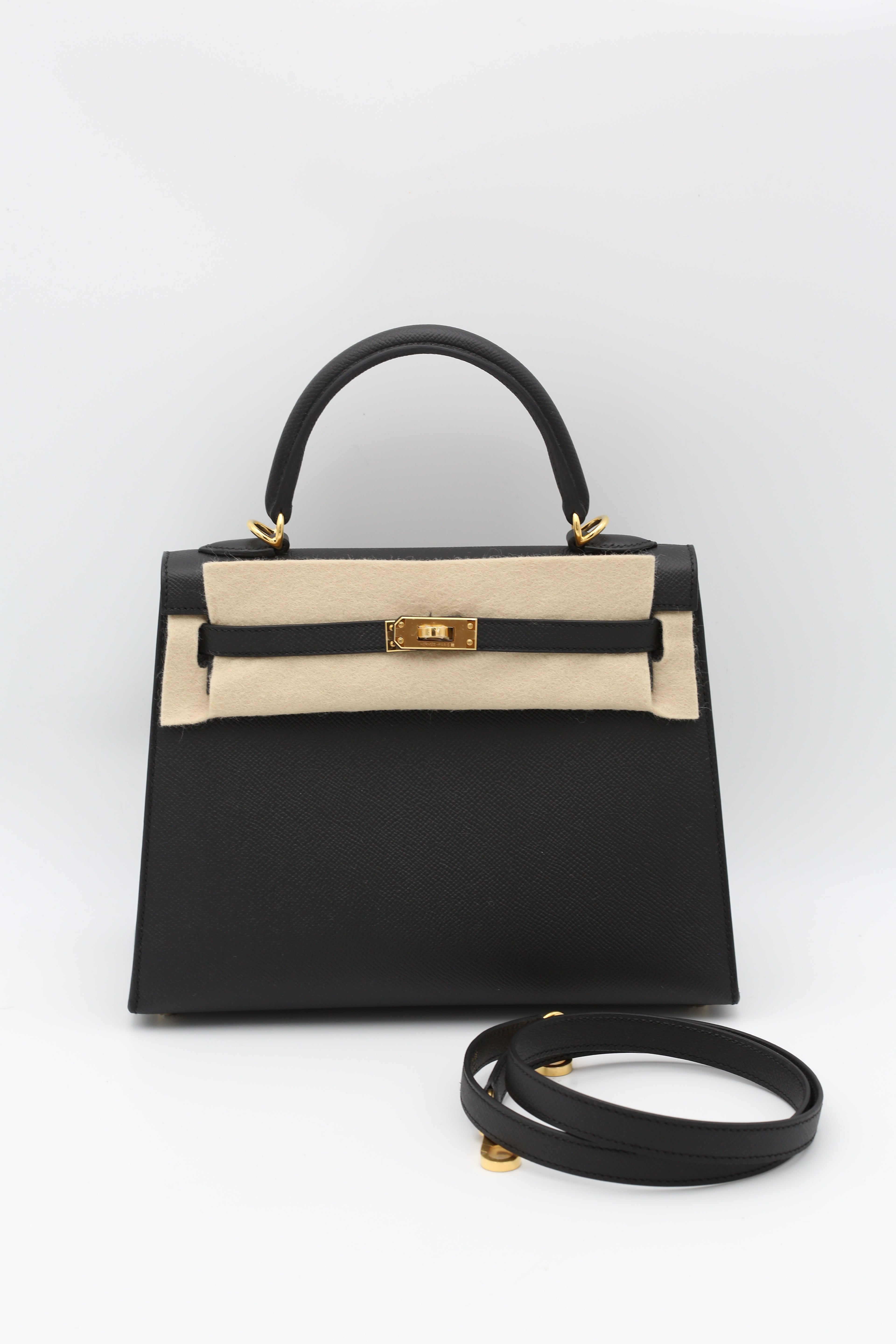 HERMÈS KELLY25 BLACK EPSOM SELLIER GOLD HARDWARE G STAMP