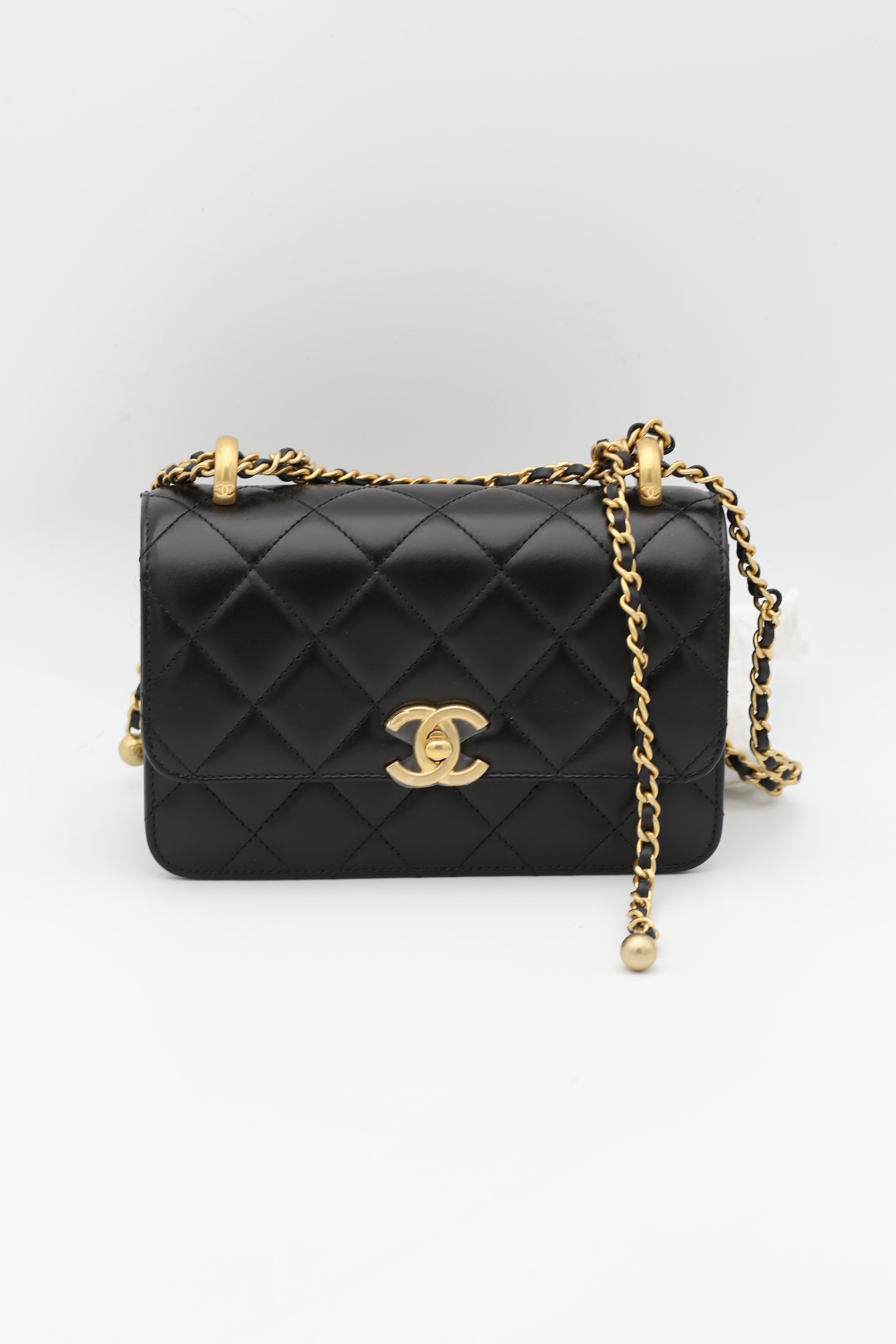 CHANEL FLAP BAG GOLD BALL BLACK