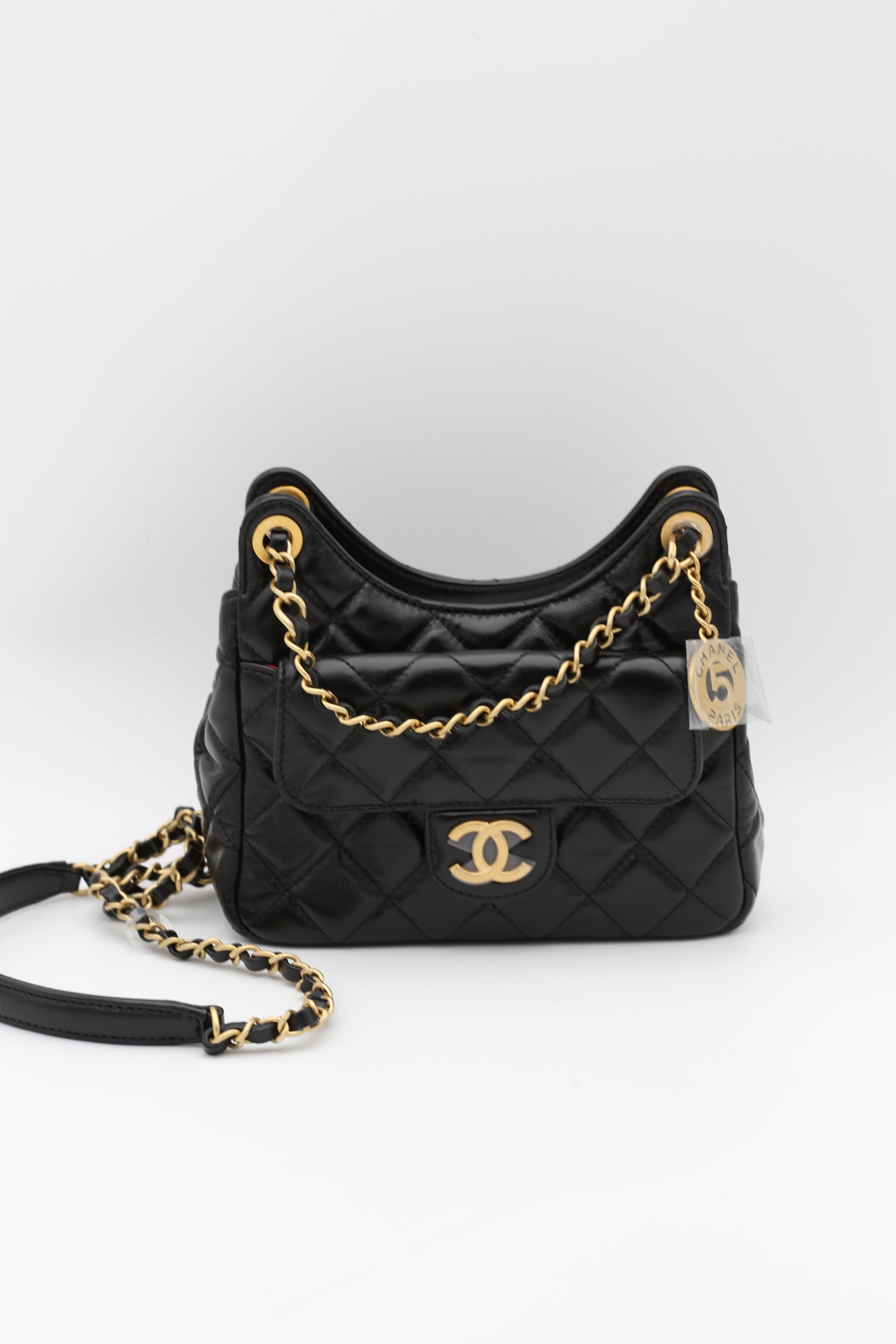 CHANEL WAVY CC HOBO BLACK SHINY CRUMPLED CALFSKIN QUILTED GOLD HARDWARE 2025