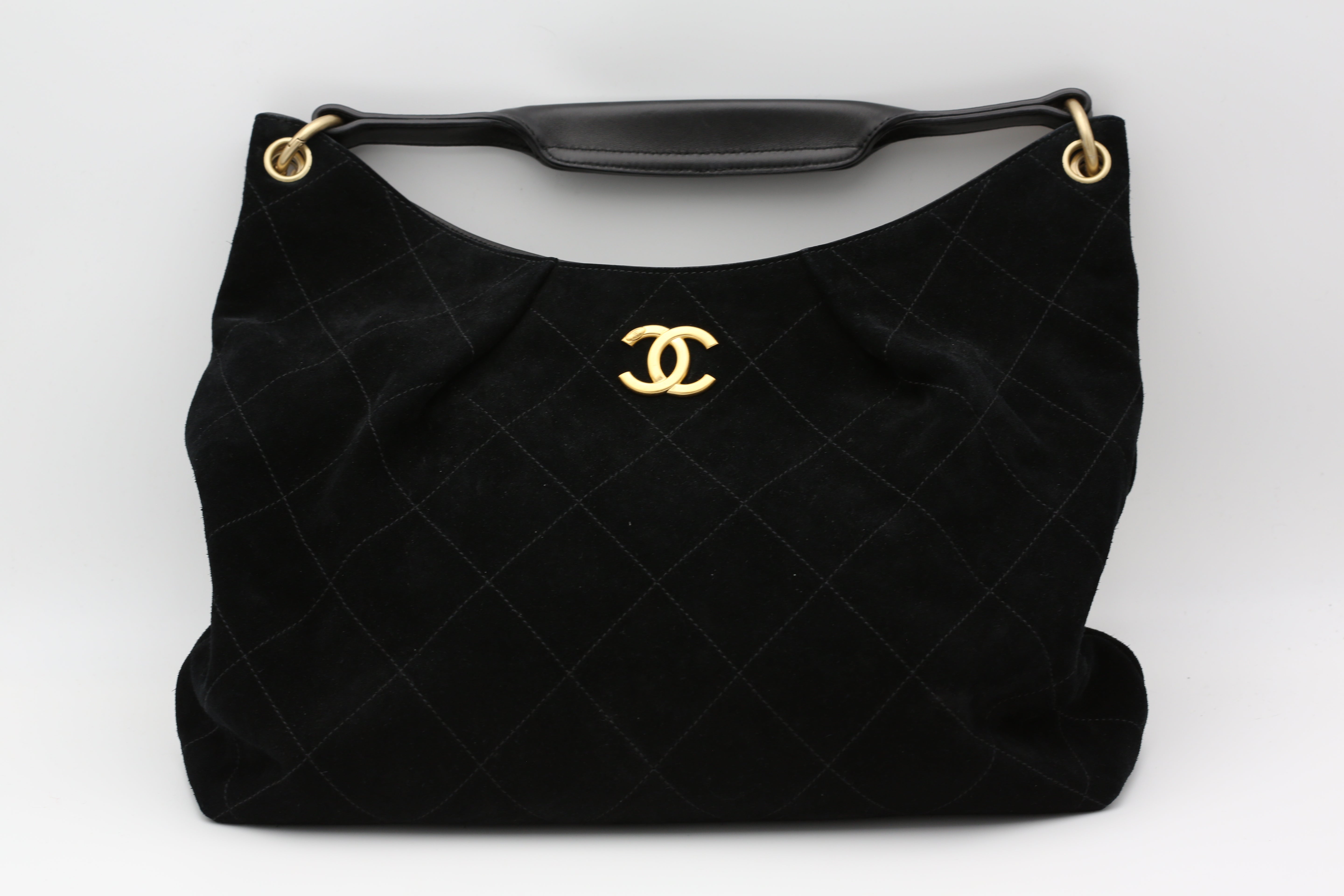 CHANEL HOBO LARGE BLACK GOLD HARDWARE 2026