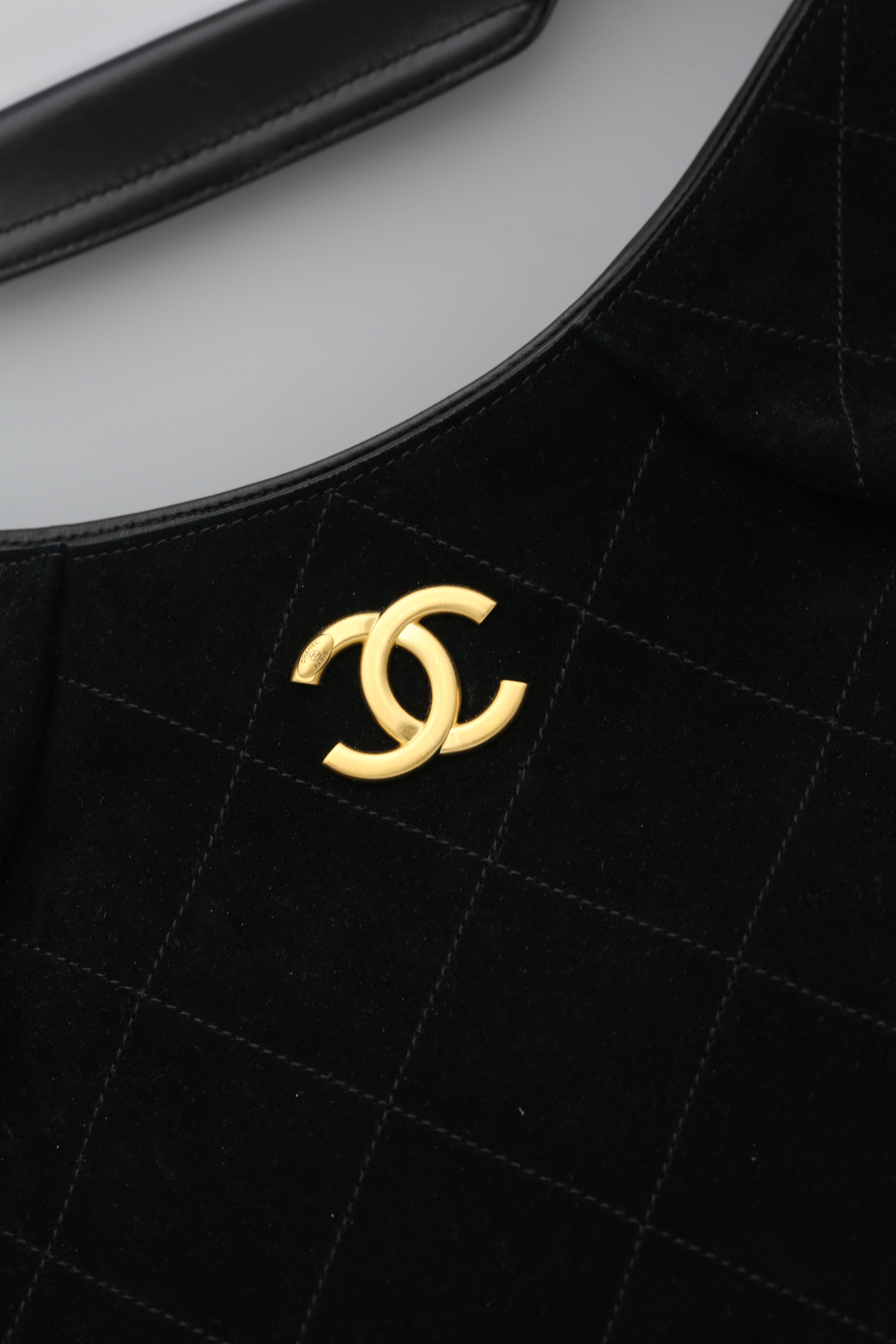 CHANEL HOBO LARGE BLACK GOLD HARDWARE 2026