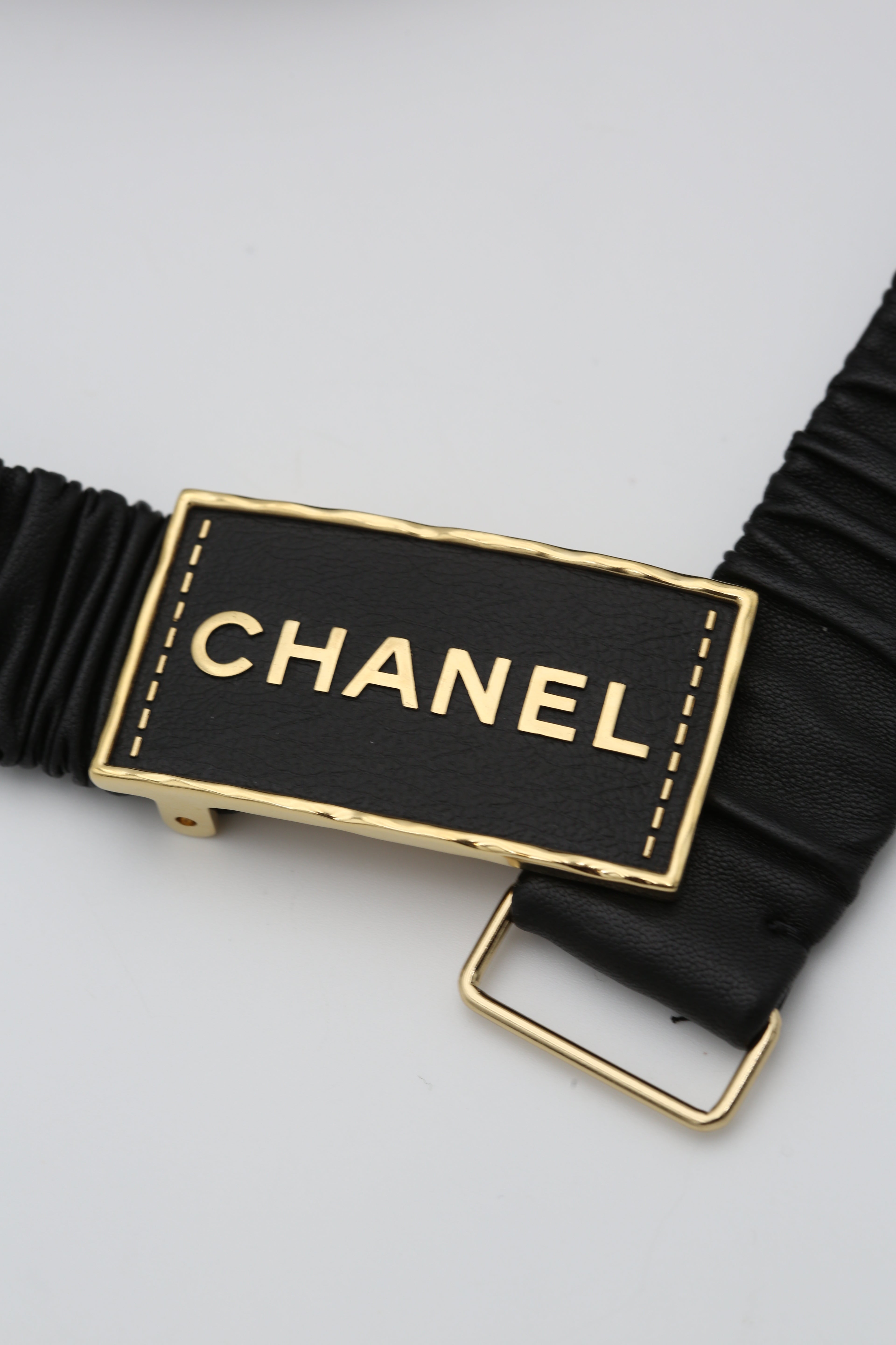 CHANEL BELT BLACK GOLD
