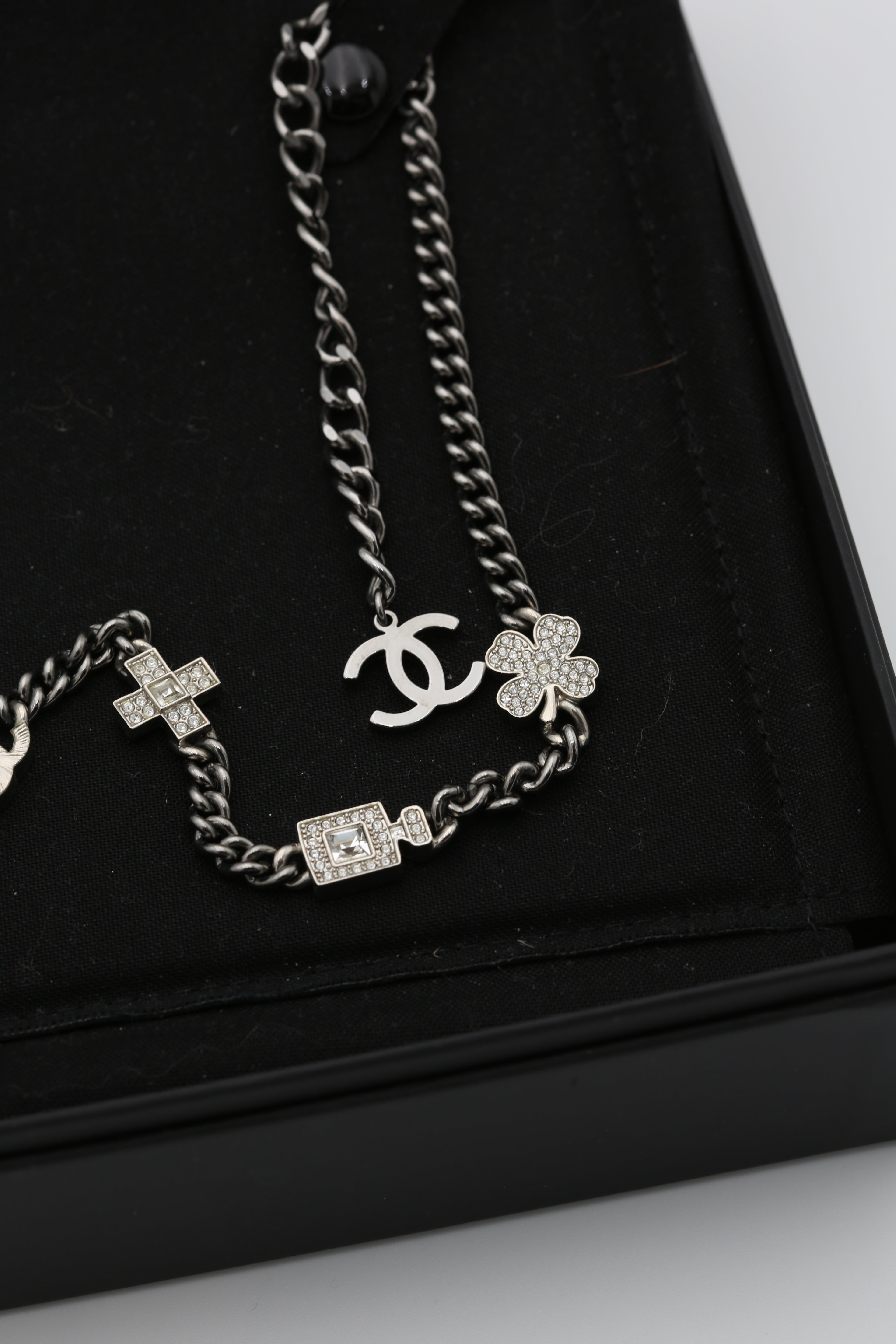 CHANEL NECKLACE SILVER