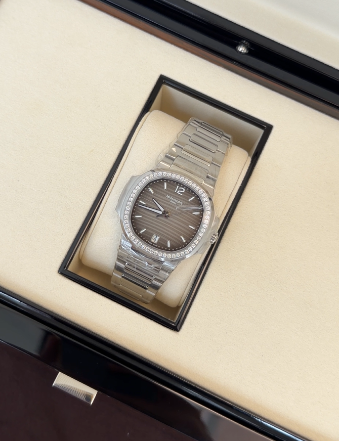 PATEK PHILIPPE NAUTILUS  7118/1200A-011