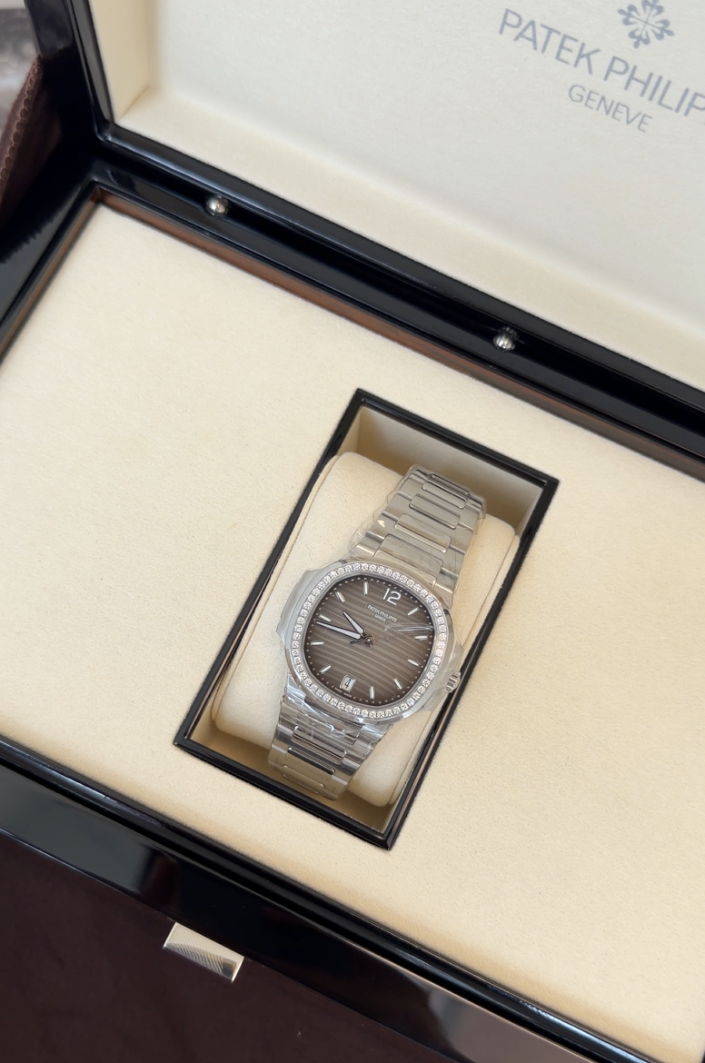PATEK PHILIPPE NAUTILUS  7118/1200A-011