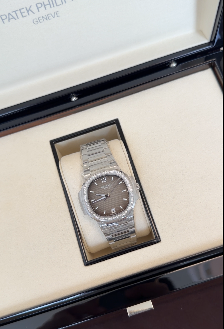 PATEK PHILIPPE NAUTILUS  7118/1200A-011