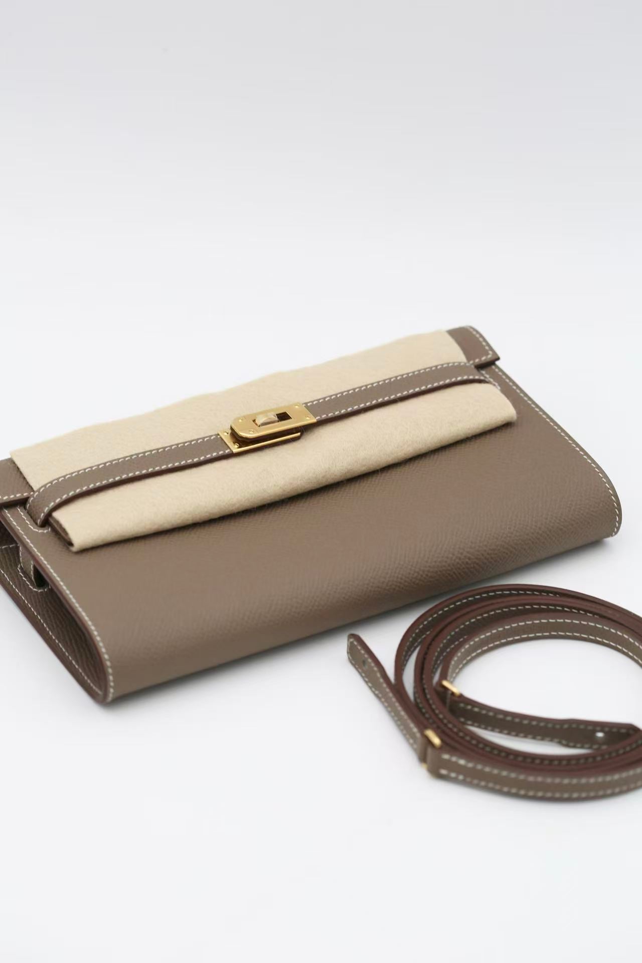HERMÈS KELLY TO GO ETOUPE GOLD EPSOM