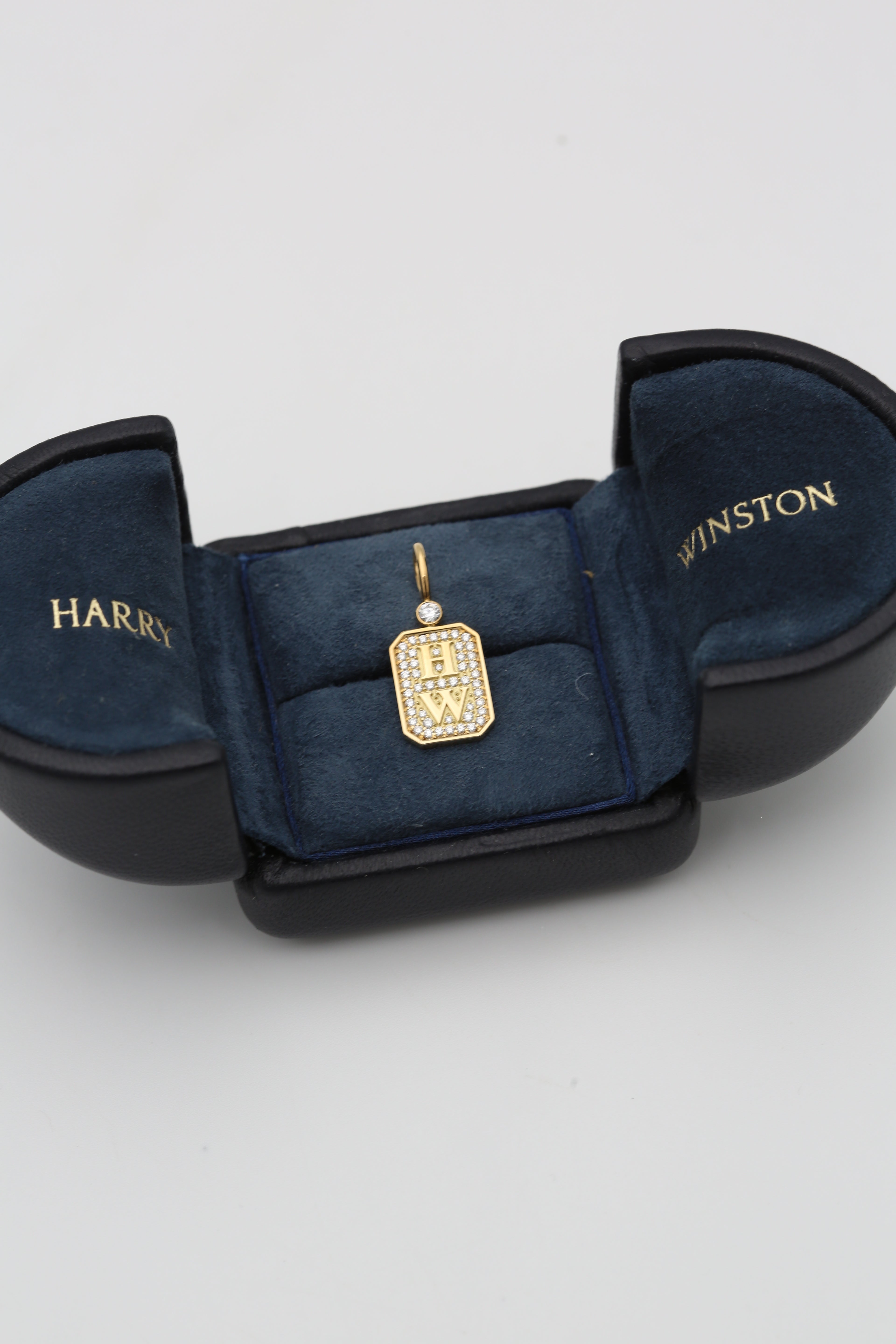 HARRY WINSTON HW LOGO YELLOW GOLD CHARM 2024