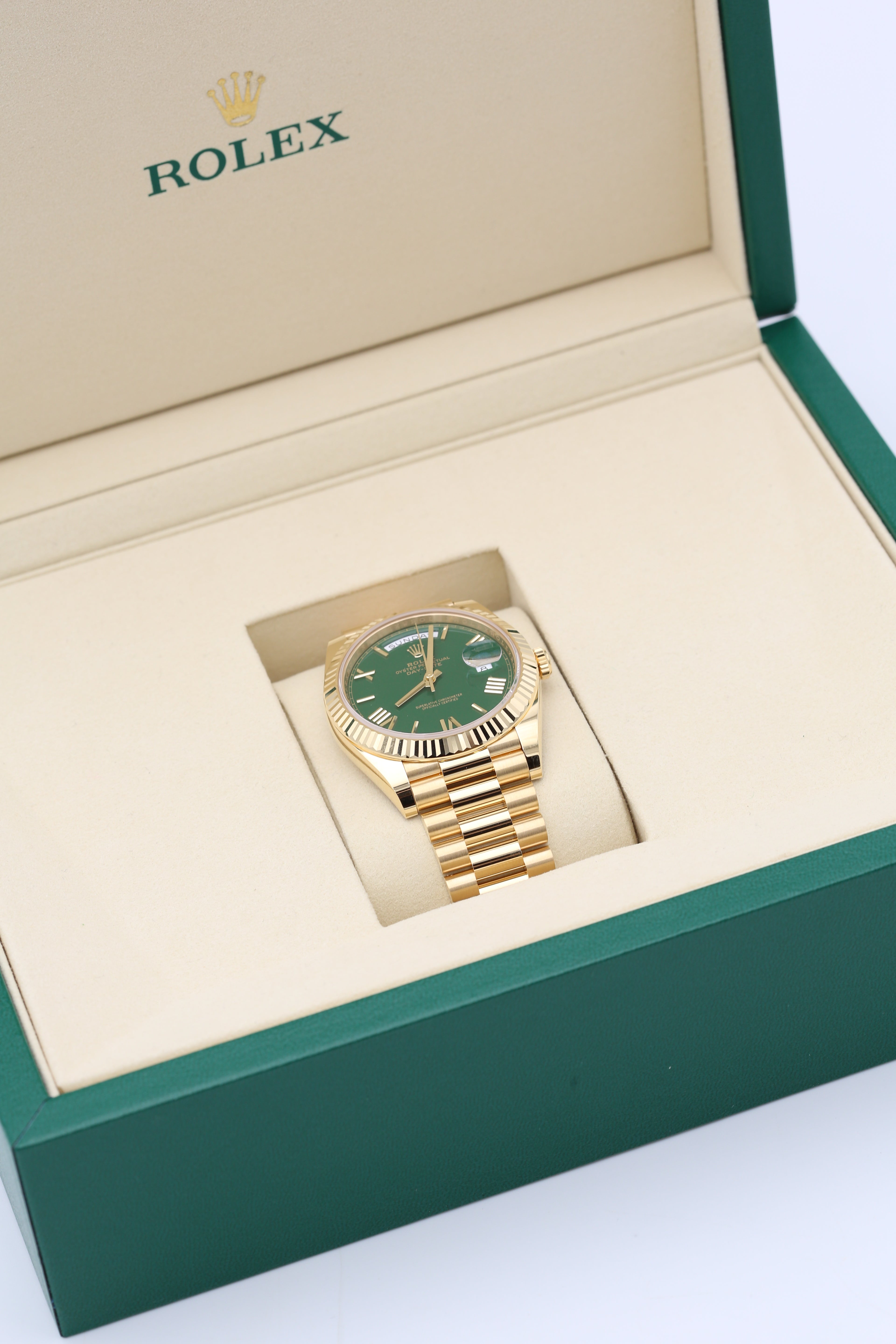 ROLEX DAY-DATE 18K YELLOW GOLD GREEN DIAL PRESIDENT WATCH 2026
