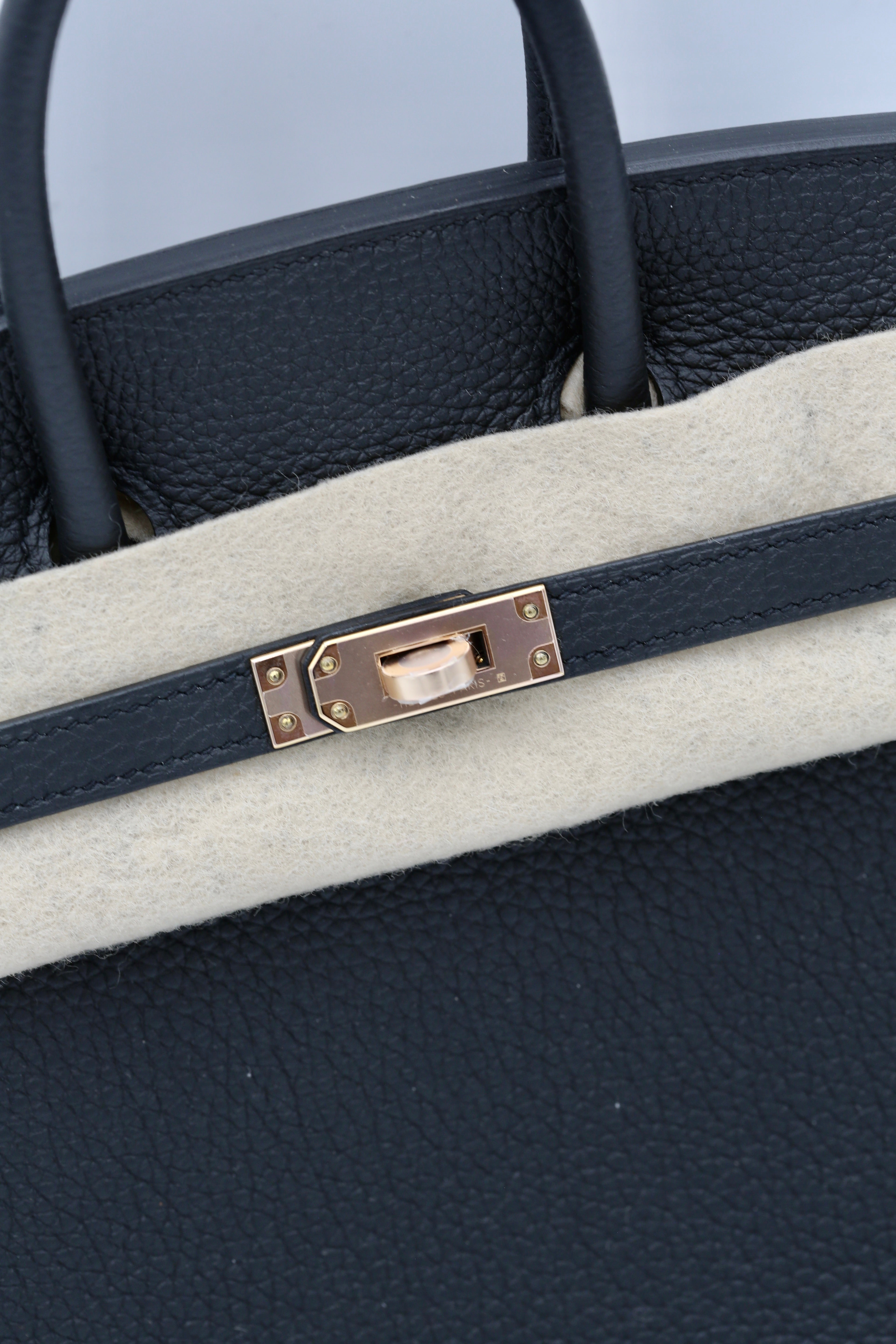 HERMÈS BIRKIN25 BLACK TOGO ROSE GOLD HARDWARE Y STAMP