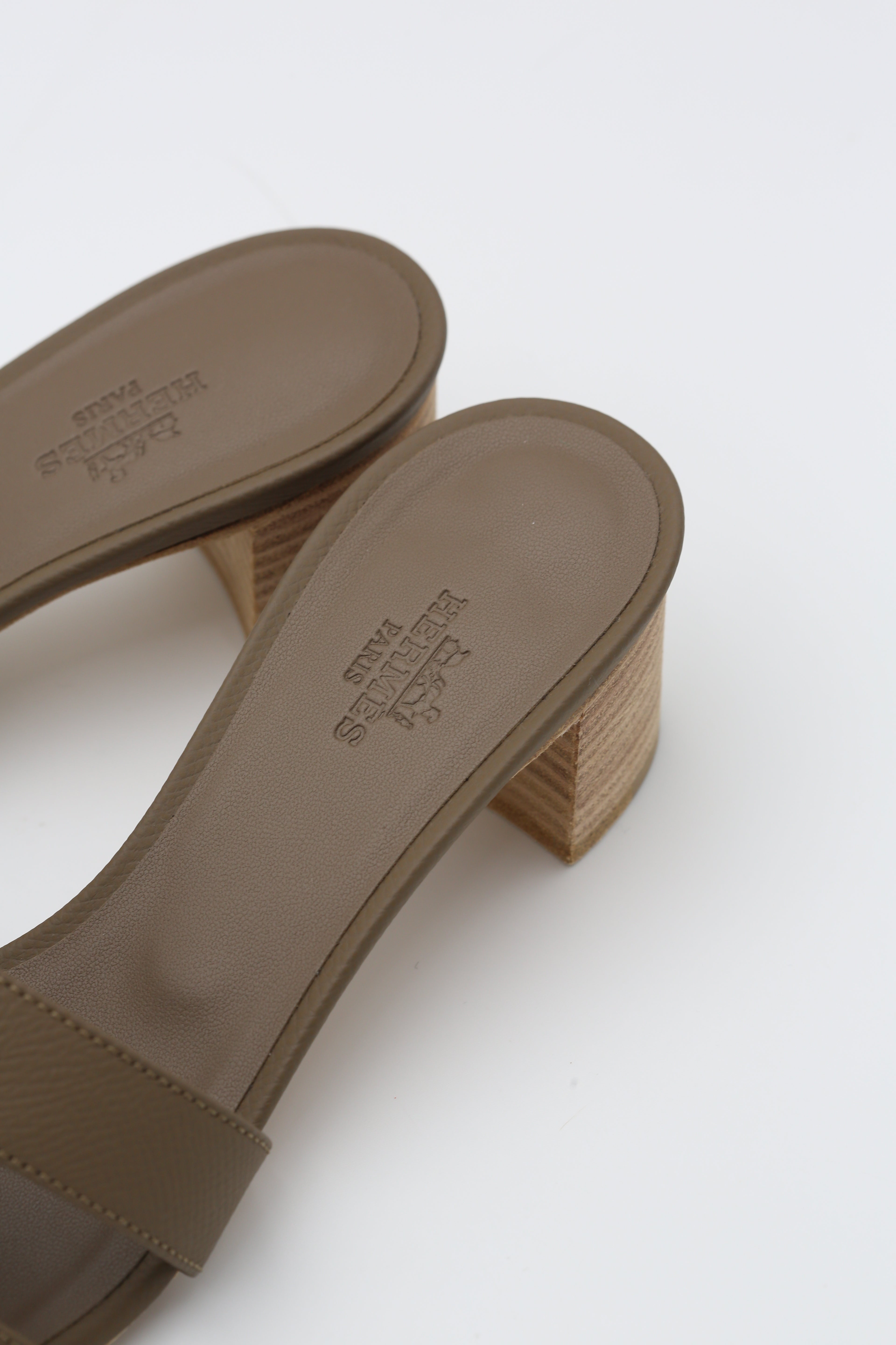 HERMÈS OASIS SANDAL ETOUPE SIZE 37