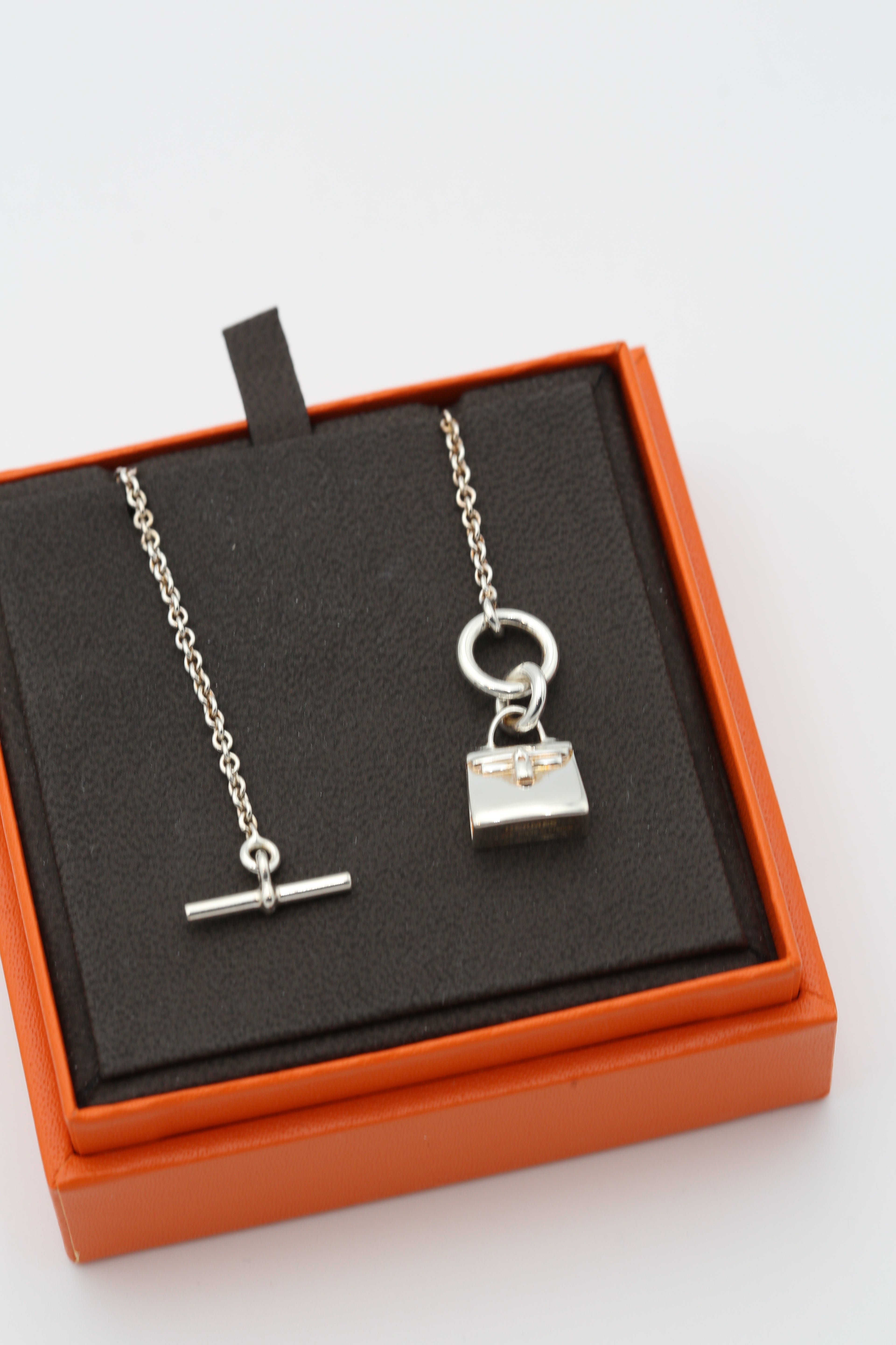 HERMÈS KELLY PENDANT BRACELET SILVER