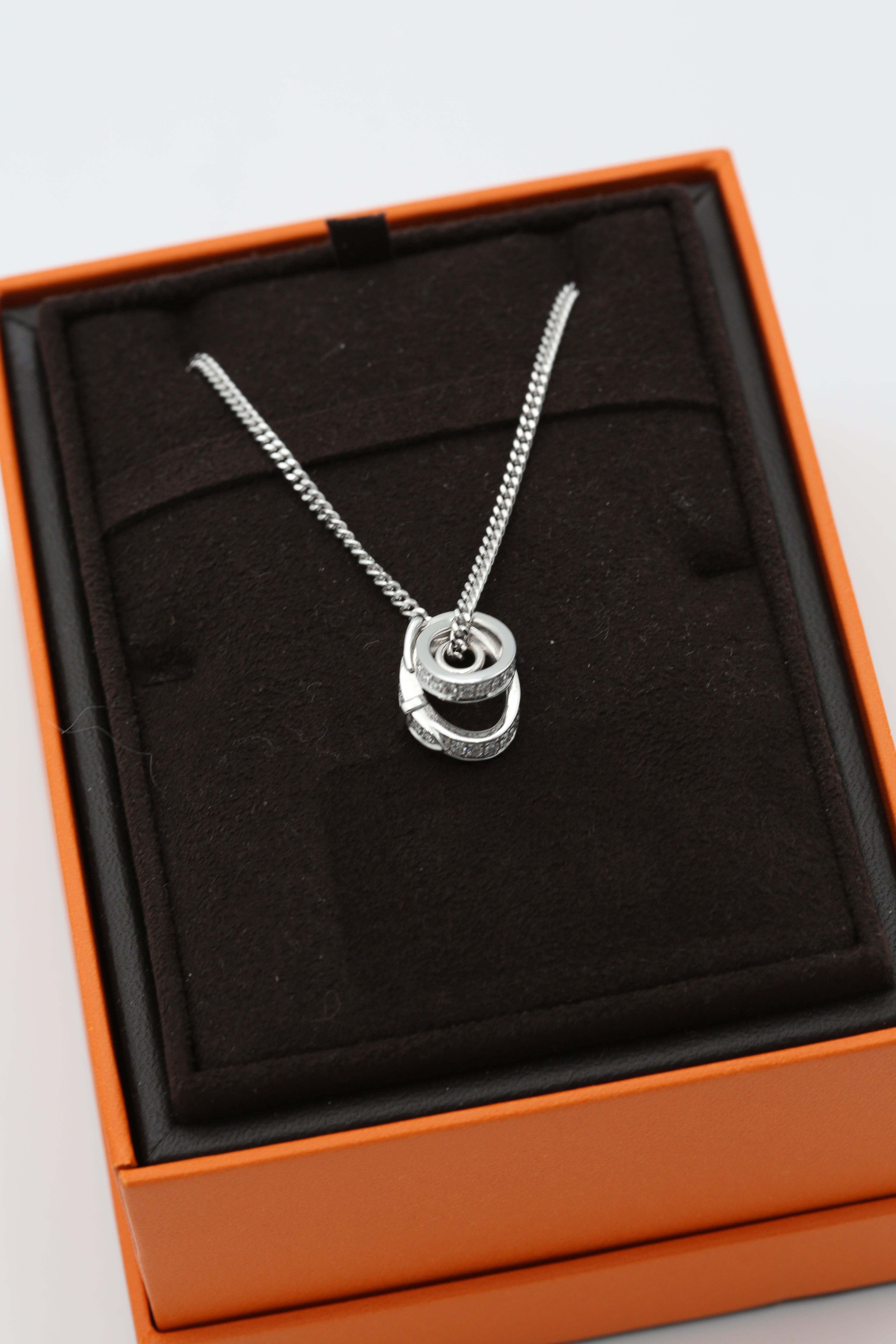HERMÈS ETRIVIERE PENDANT WHITE GOLD DIAMONDS