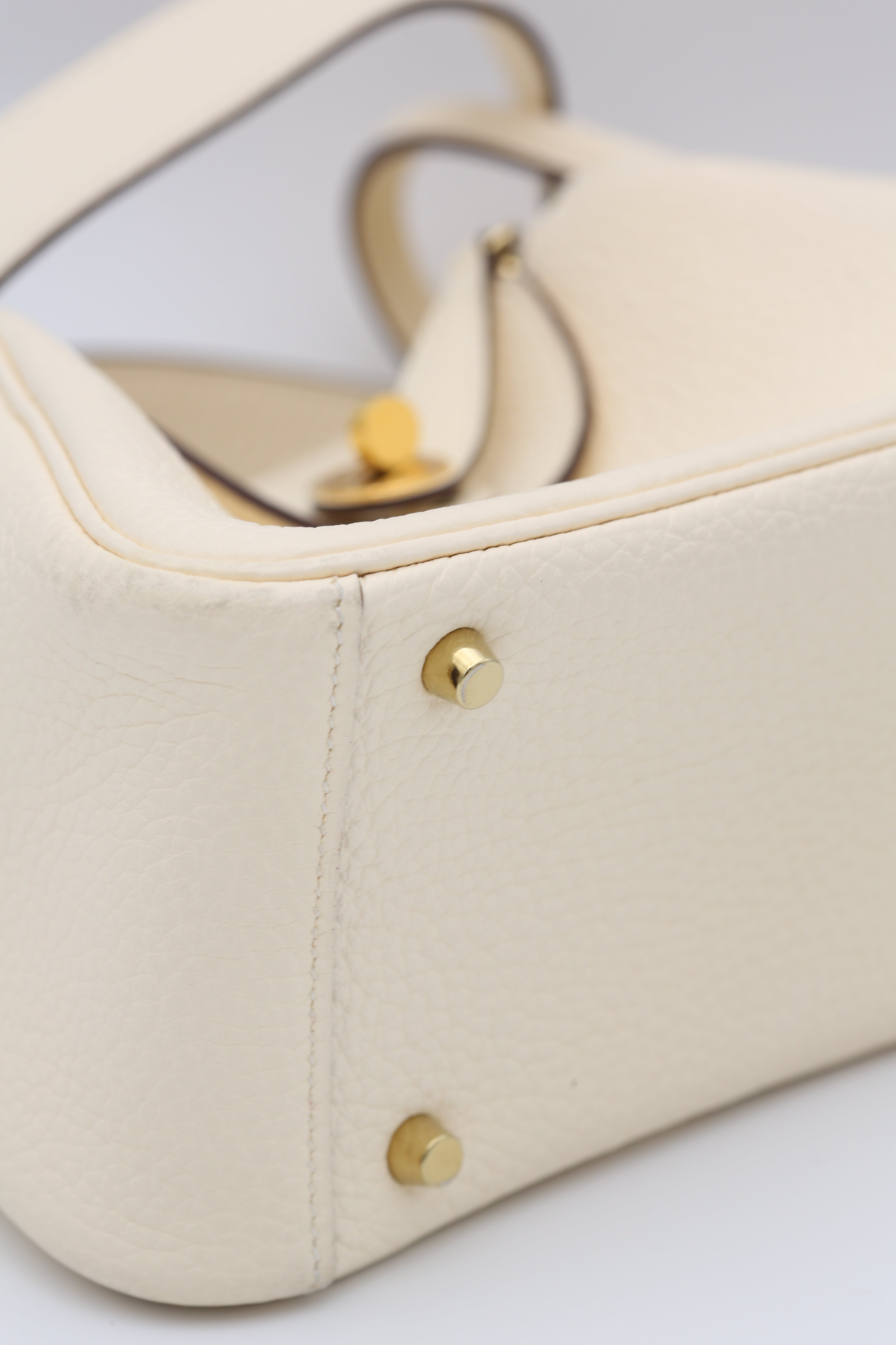 HERMÈS MINI LINDY NATA TC GOLD HARDWARE U STAMP