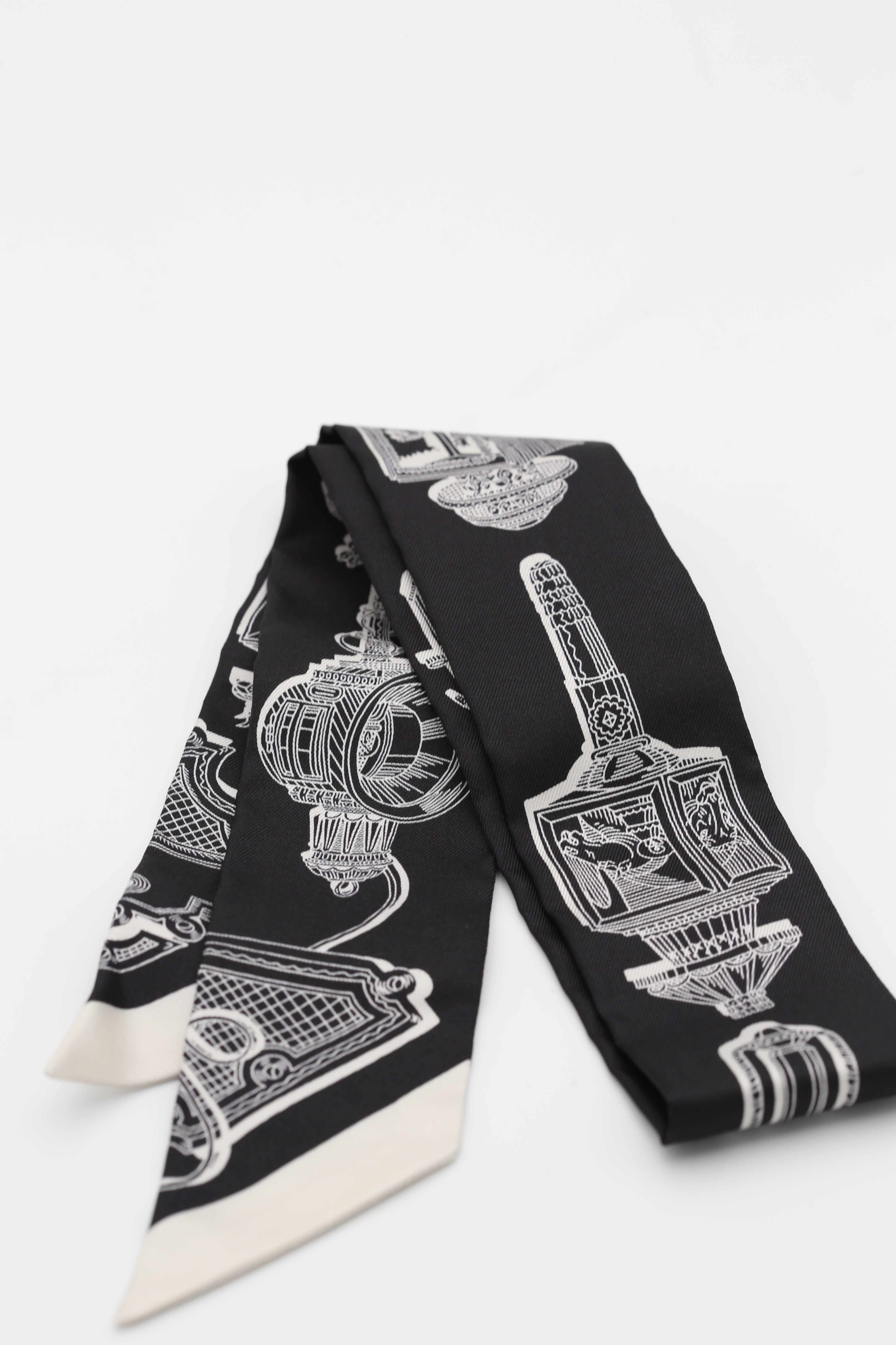 HERMÈS TWILLY MERVEILLEUSES LANTERN HG/NOIR/BLANC
